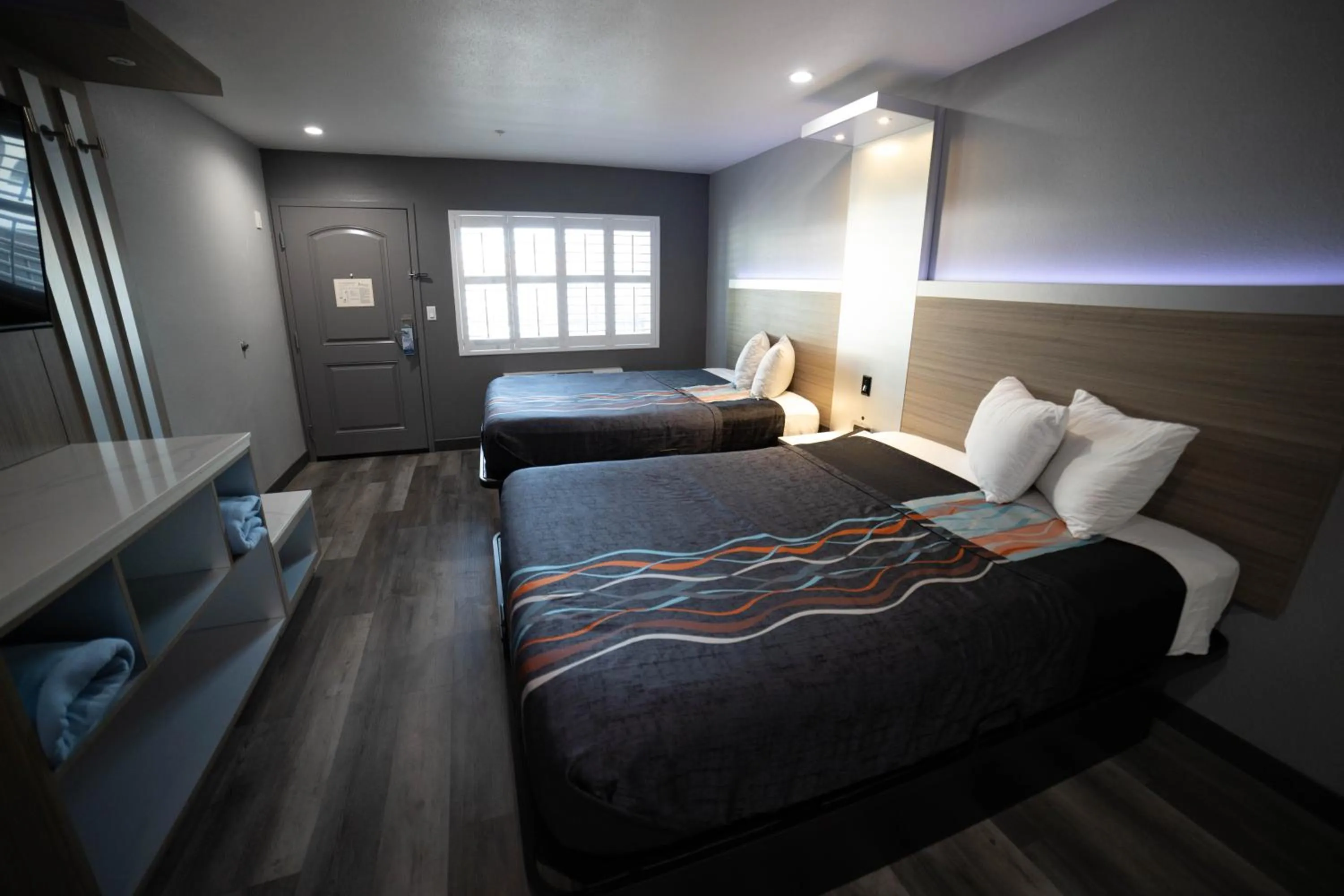 Bedroom, Bed in Travelodge by Wyndham Whittier