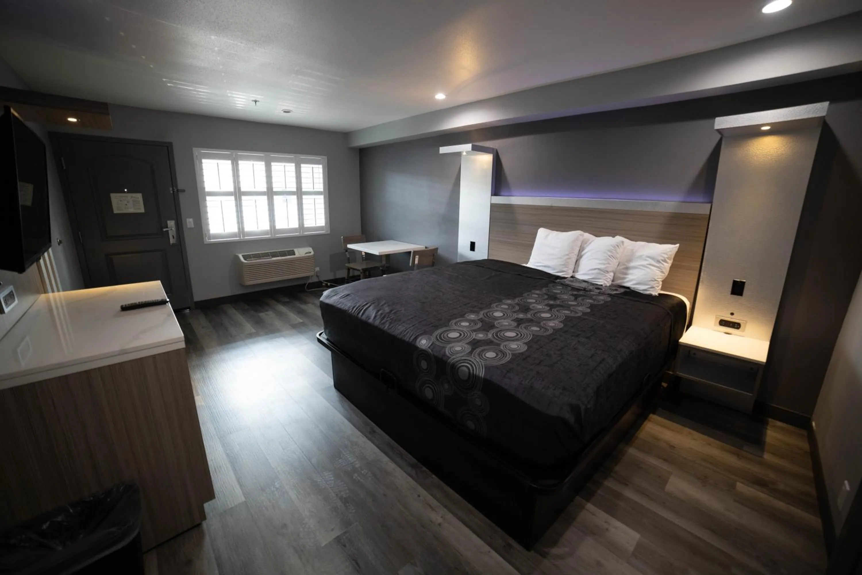 Bedroom, Bed in Travelodge by Wyndham Whittier