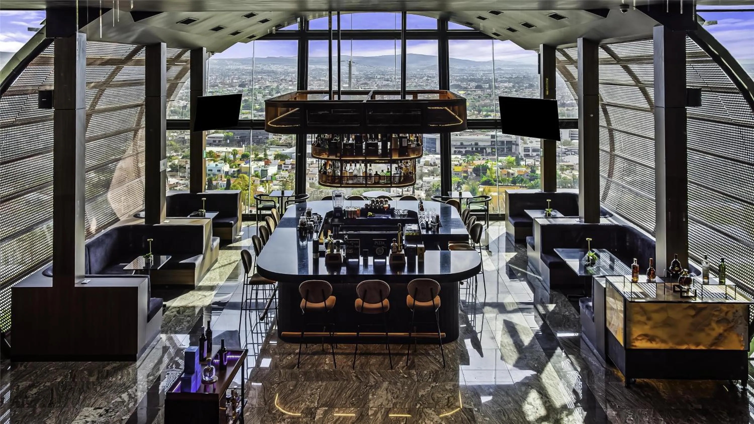 Lounge or bar in Hilton Queretaro