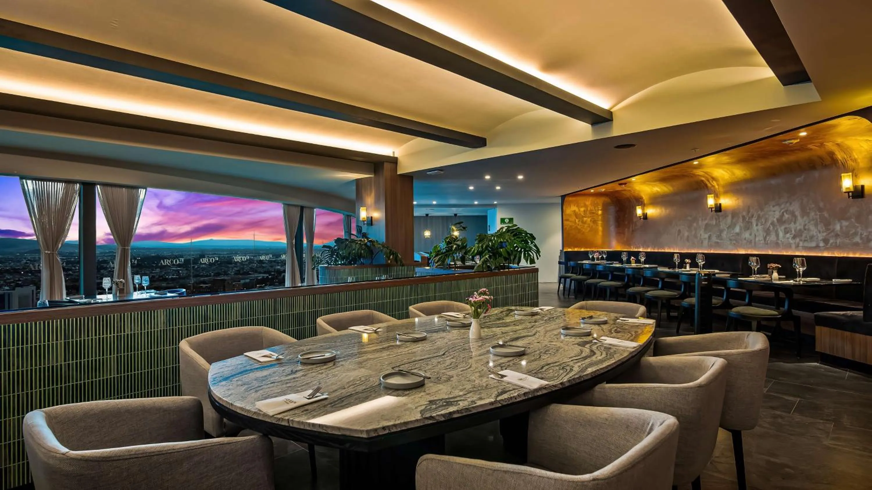 Restaurant/places to eat in Hilton Queretaro