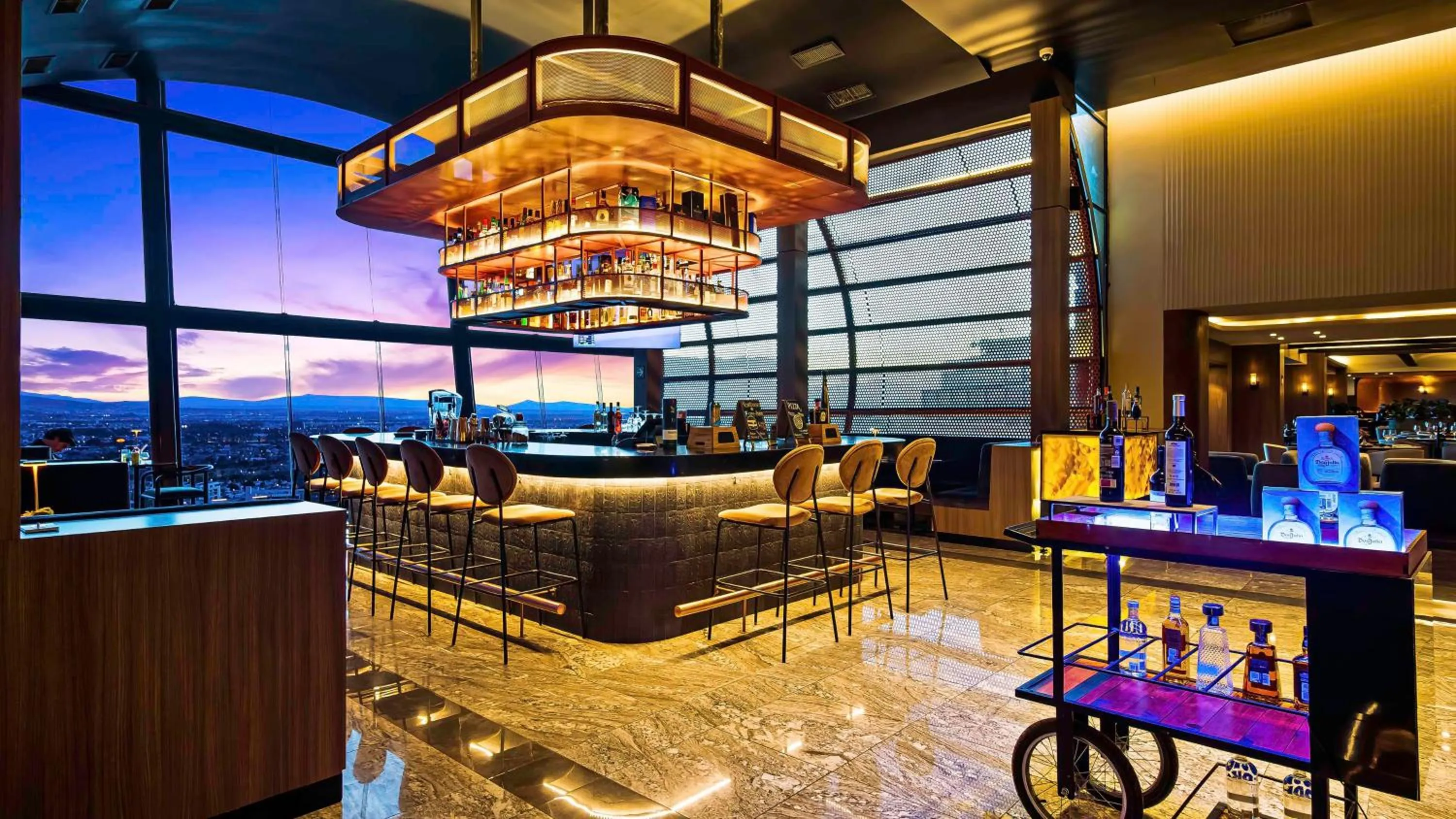 Lounge or bar in Hilton Queretaro