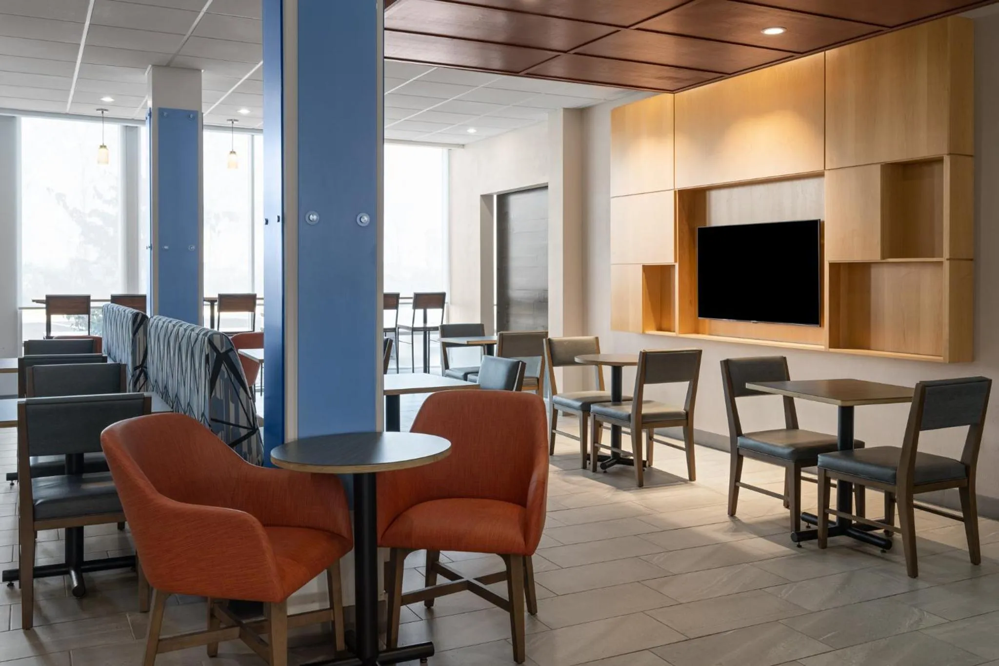 Restaurant/places to eat in Holiday Inn Express & Suites Mt Sterling North by IHG