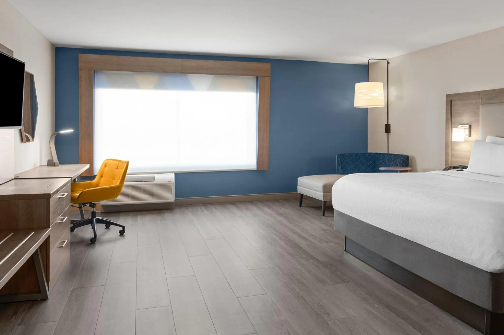 Photo of the whole room, Bed in Holiday Inn Express & Suites Mt Sterling North by IHG