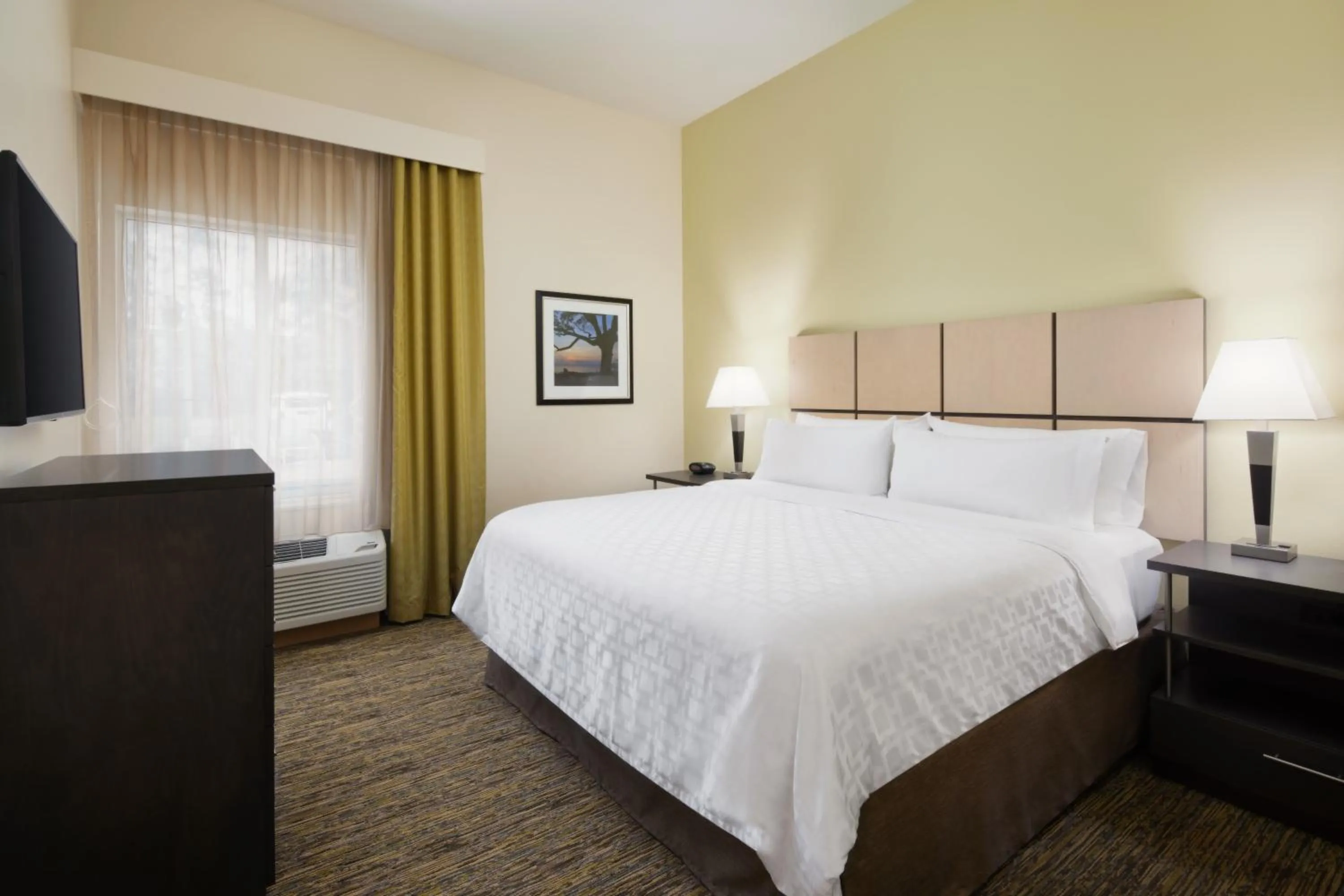 Bedroom, Bed in Candlewood Suites Valdosta Mall by IHG