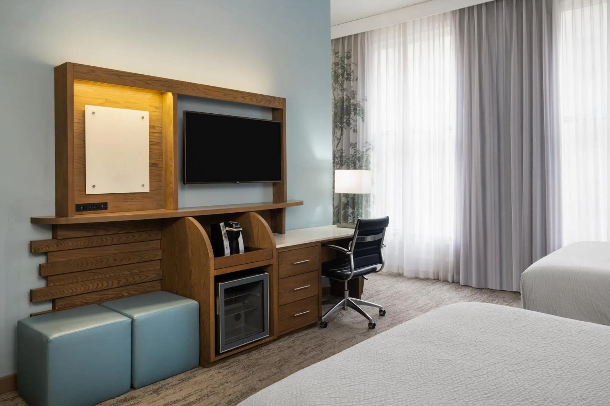 Photo of the whole room, Bed in EVEN Hotel Pittsburgh Downtown by IHG