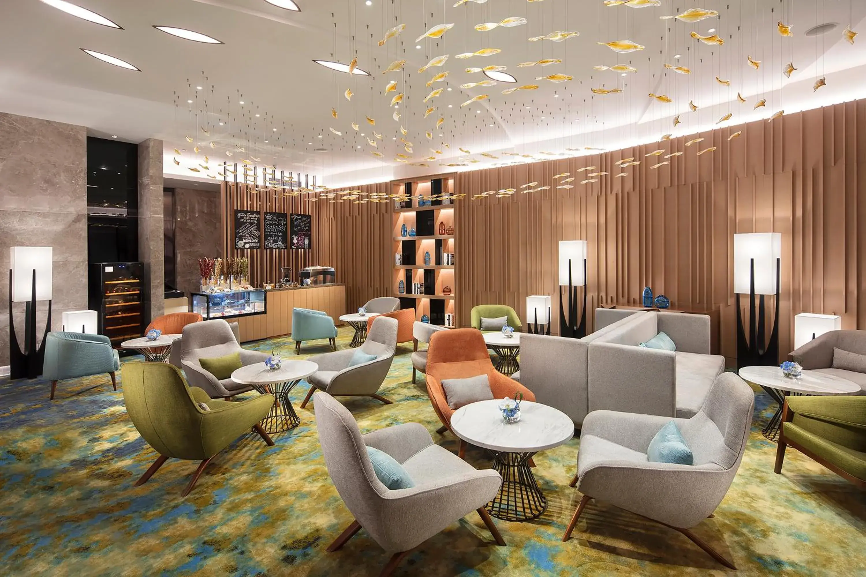 Lounge or bar in Holiday Inn Tianjin Wuqing by IHG Lounge or bar in Holiday Inn Tianjin Wuqing by IHG
