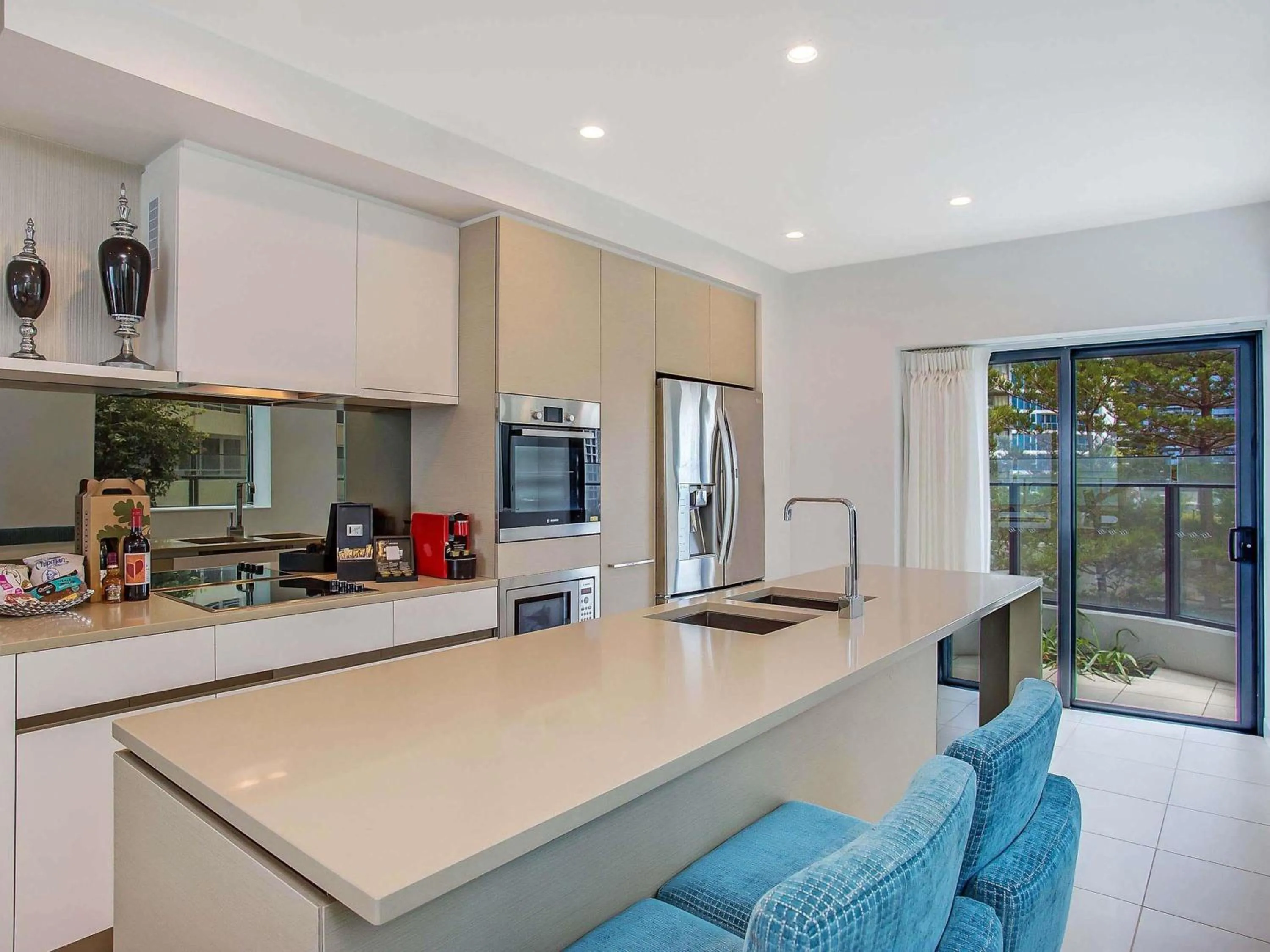 Bedroom in Peppers Soul Surfers Paradise