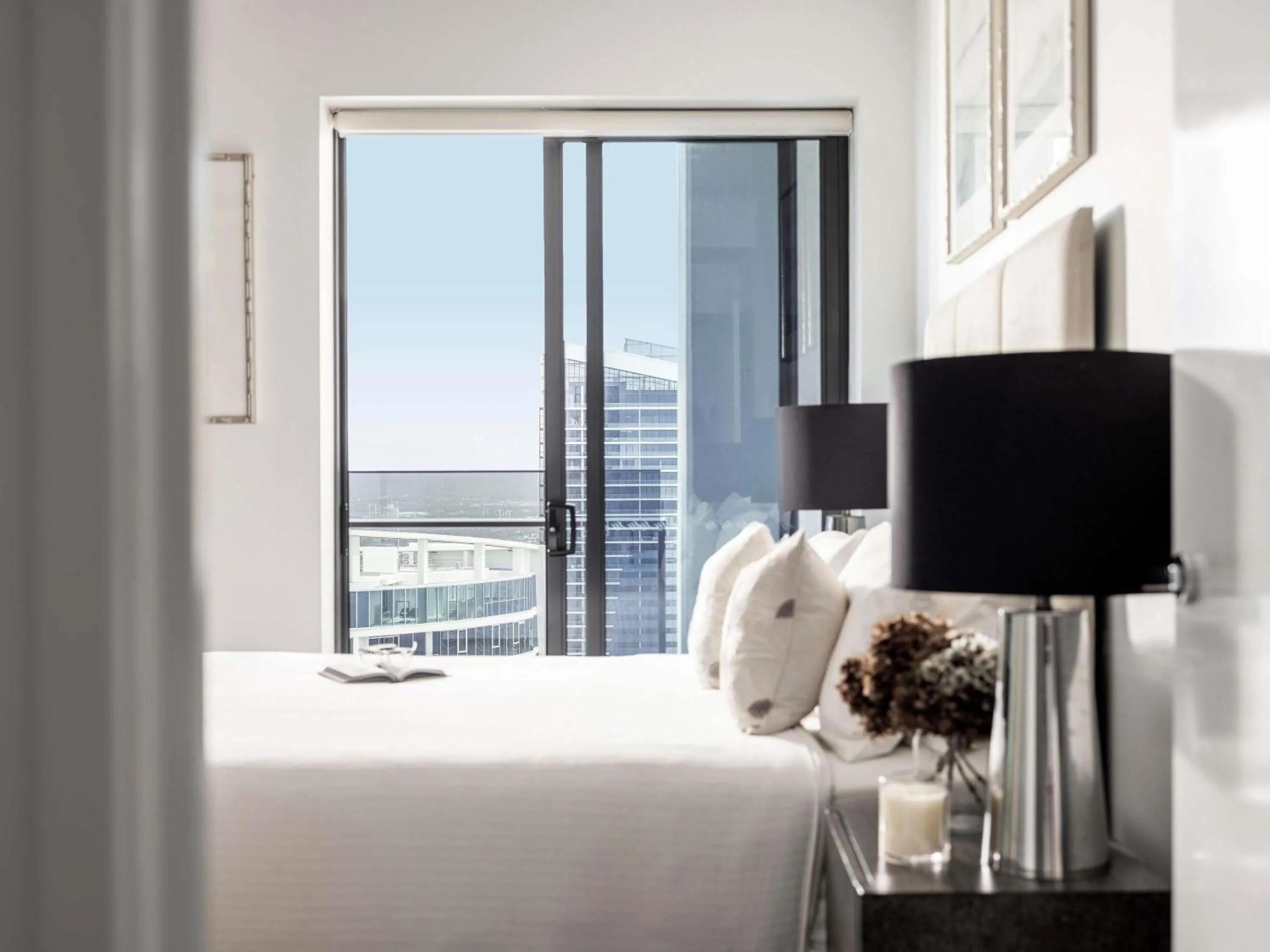 Bedroom, Bed in Peppers Soul Surfers Paradise