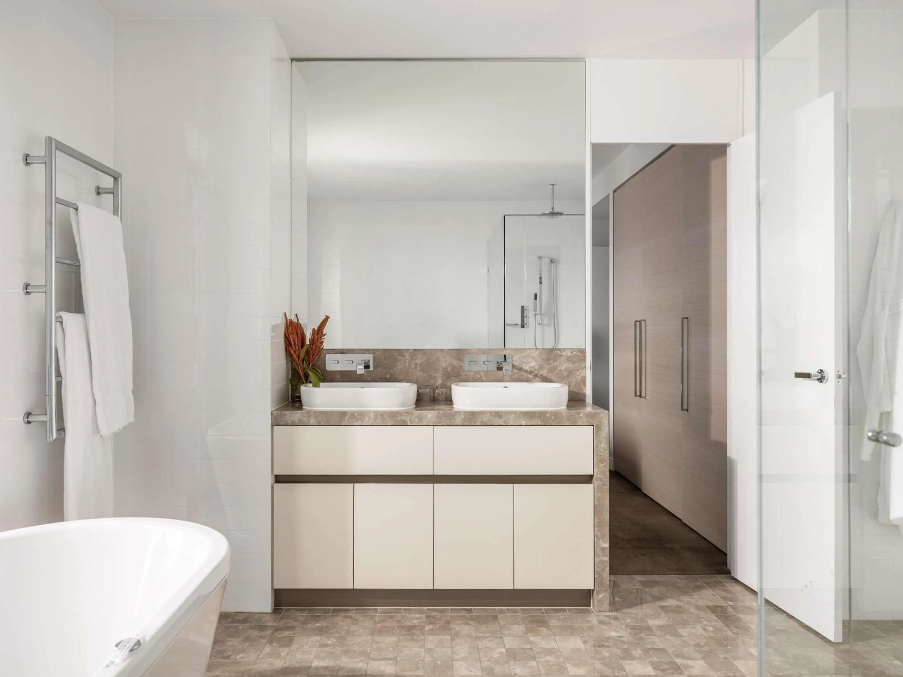 Bedroom, Bed in Peppers Soul Surfers Paradise