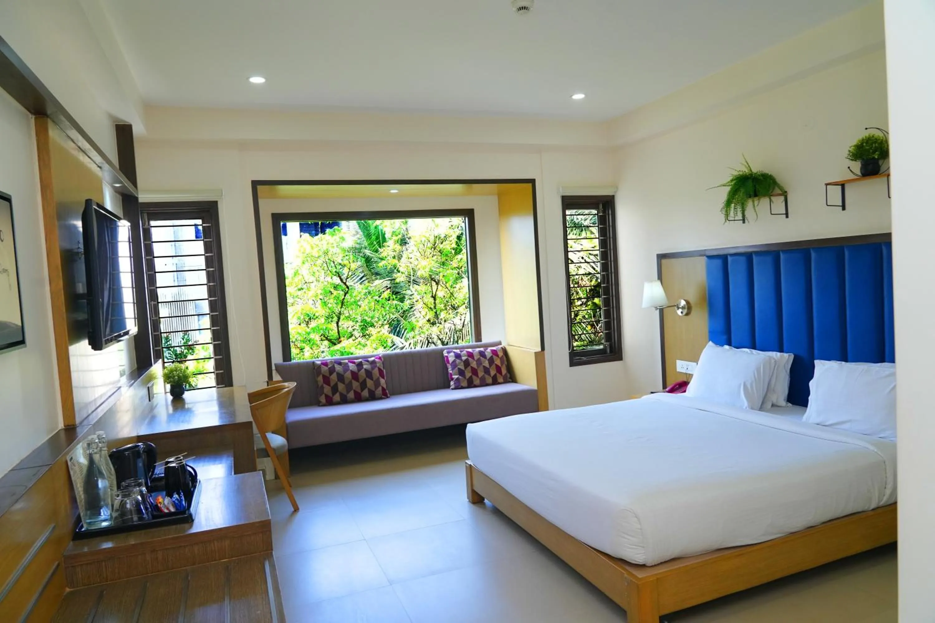 Bedroom, Bed in Purple Cloud Hotel