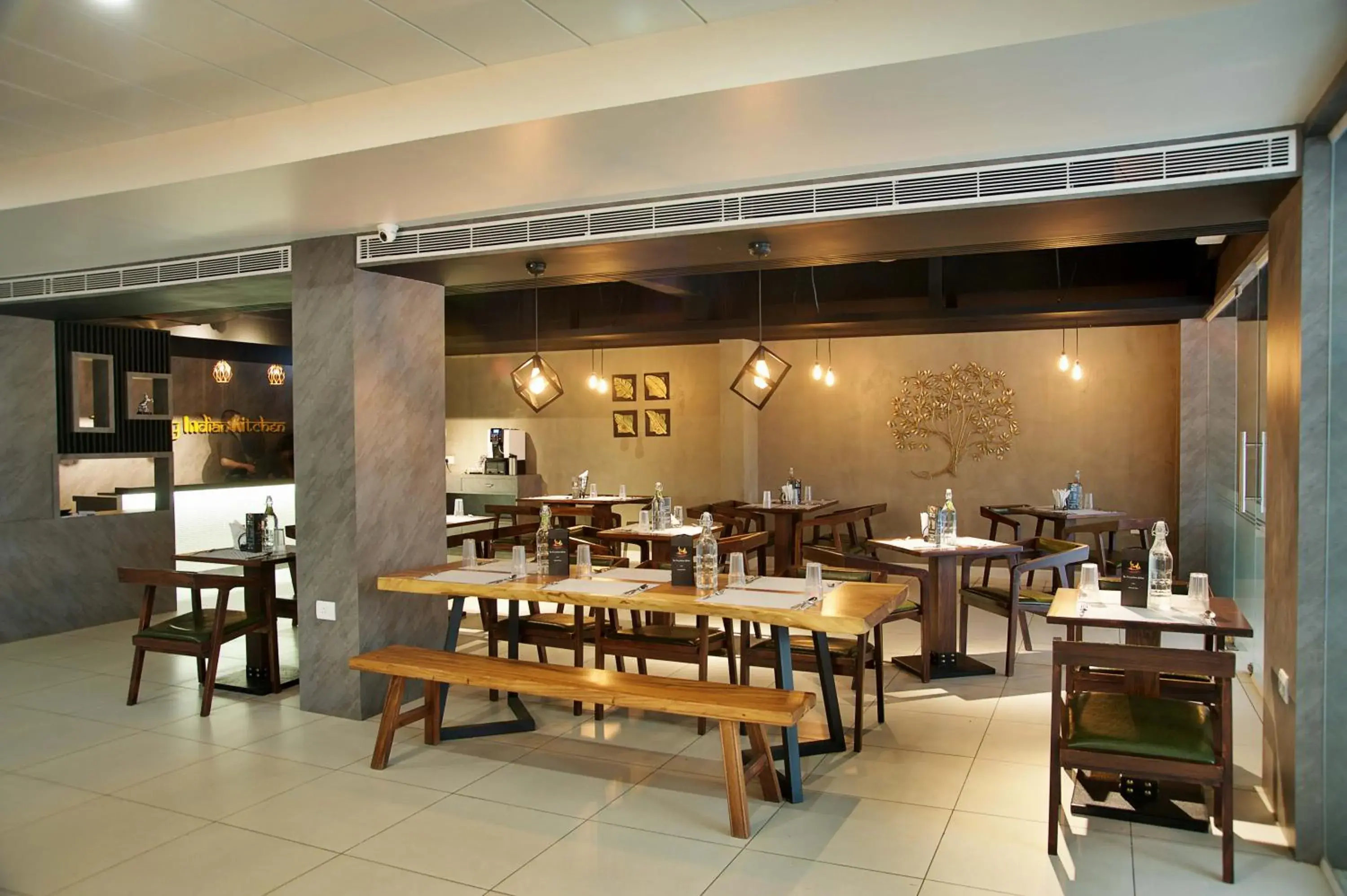 Restaurant/places to eat in Purple Cloud Hotel Restaurant/places to eat in Purple Cloud Hotel