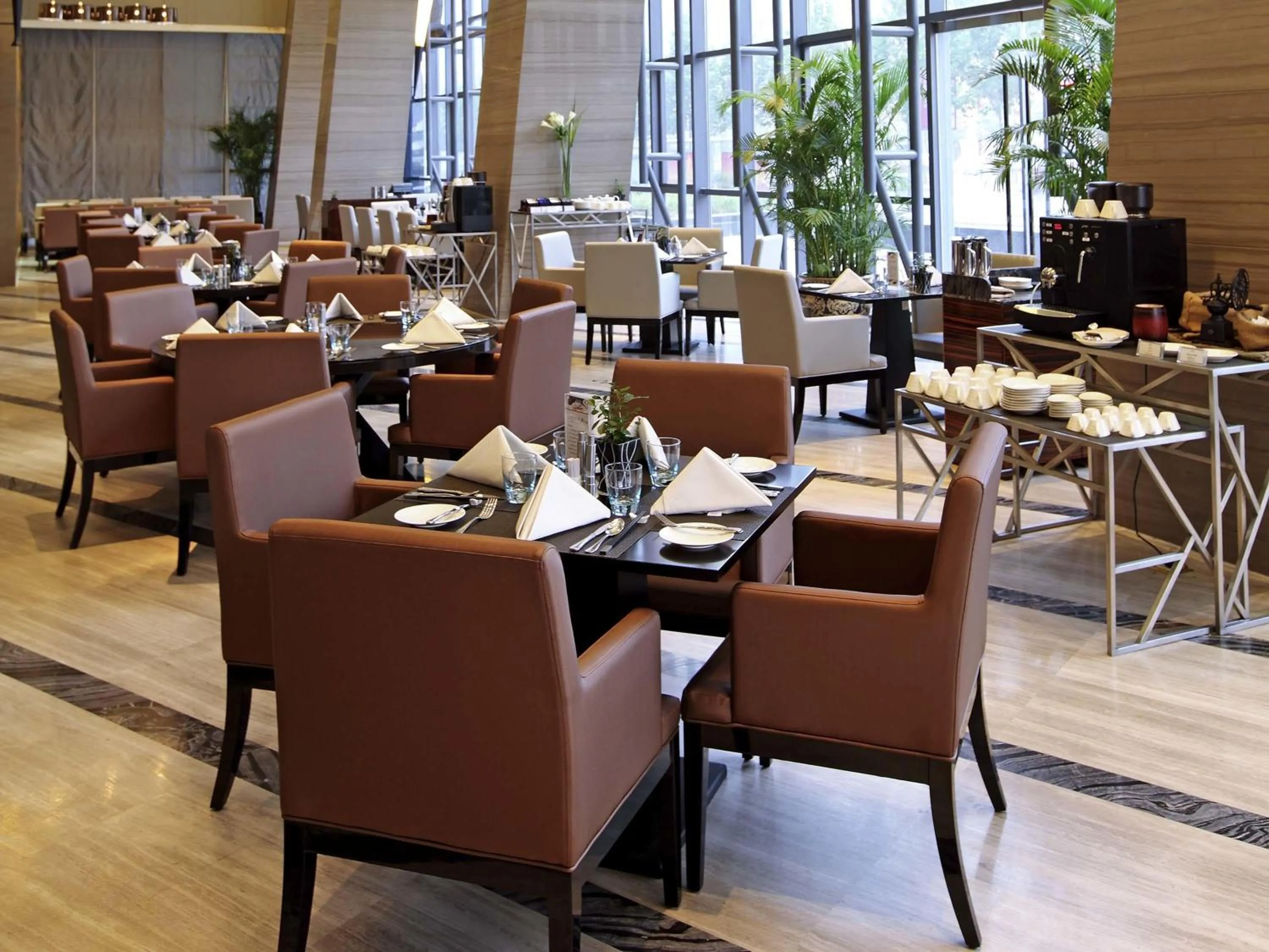 Restaurant/places to eat in Grand Mercure Jinan Sunshine