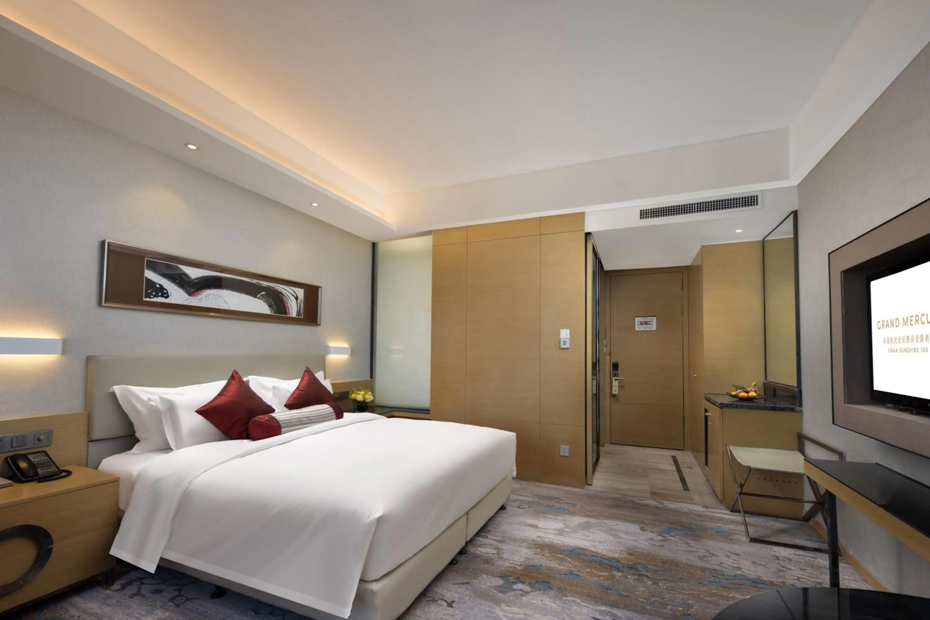 Bedroom, Bed in Grand Mercure Jinan Sunshine