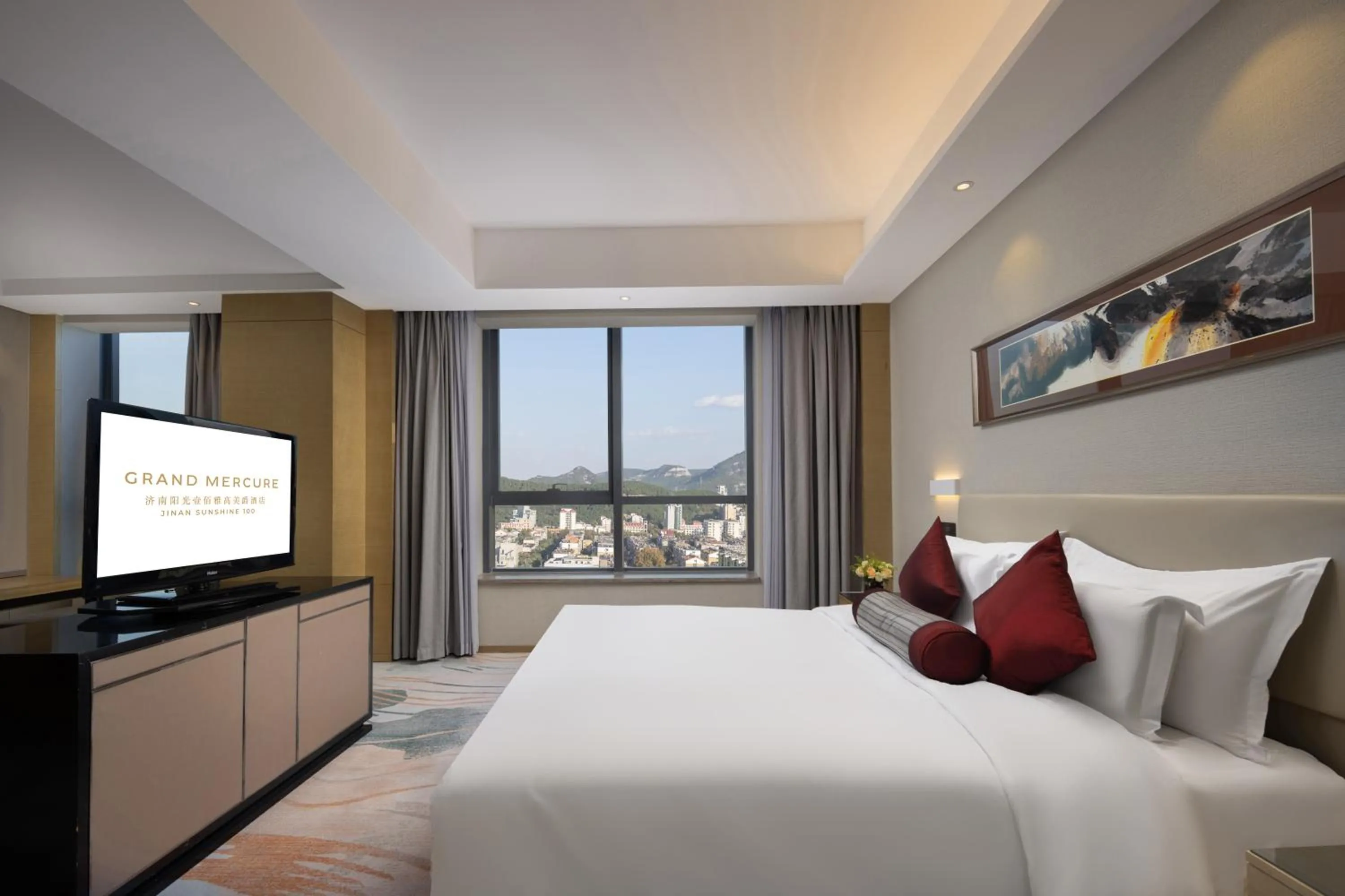 Bedroom, Bed in Grand Mercure Jinan Sunshine