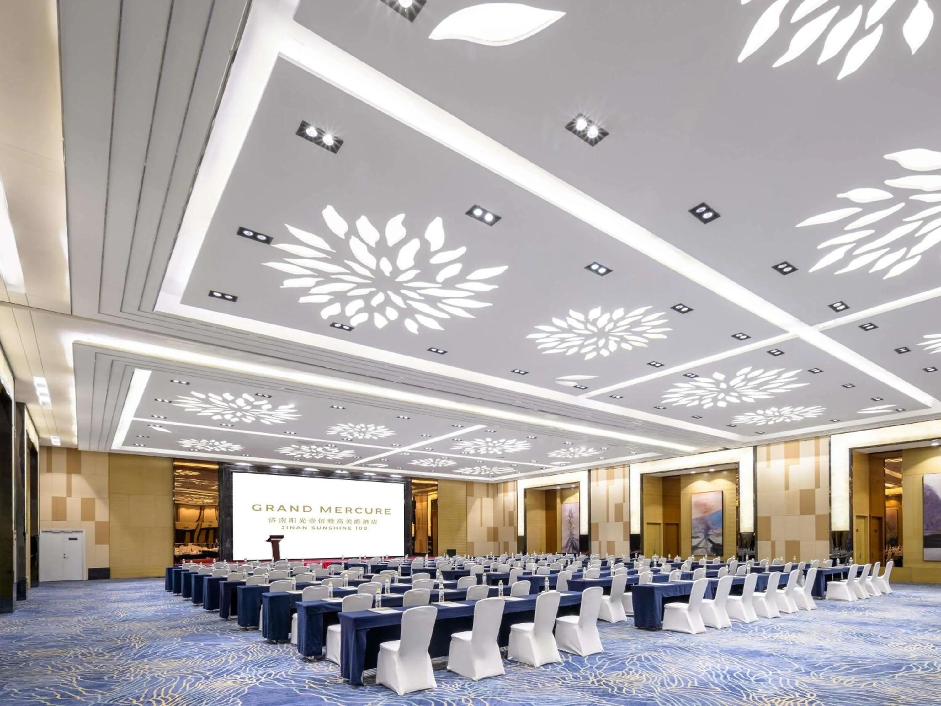 Meeting/conference room in Grand Mercure Jinan Sunshine