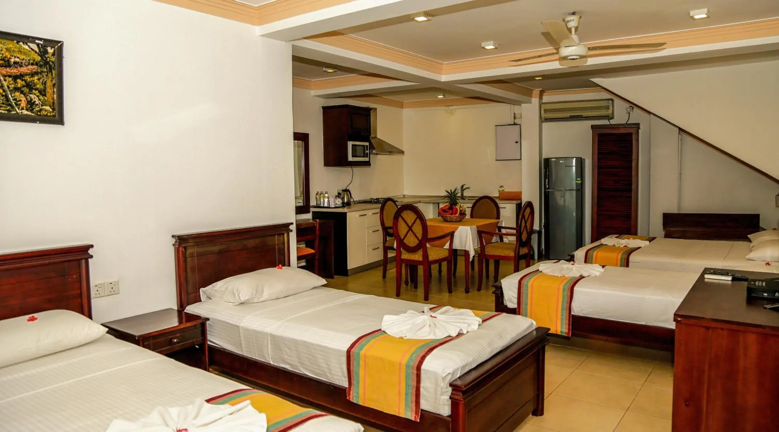 Bedroom, Bed in Oak Ray Serene Garden Hotel Bedroom, Bed in Oak Ray Serene Garden Hotel