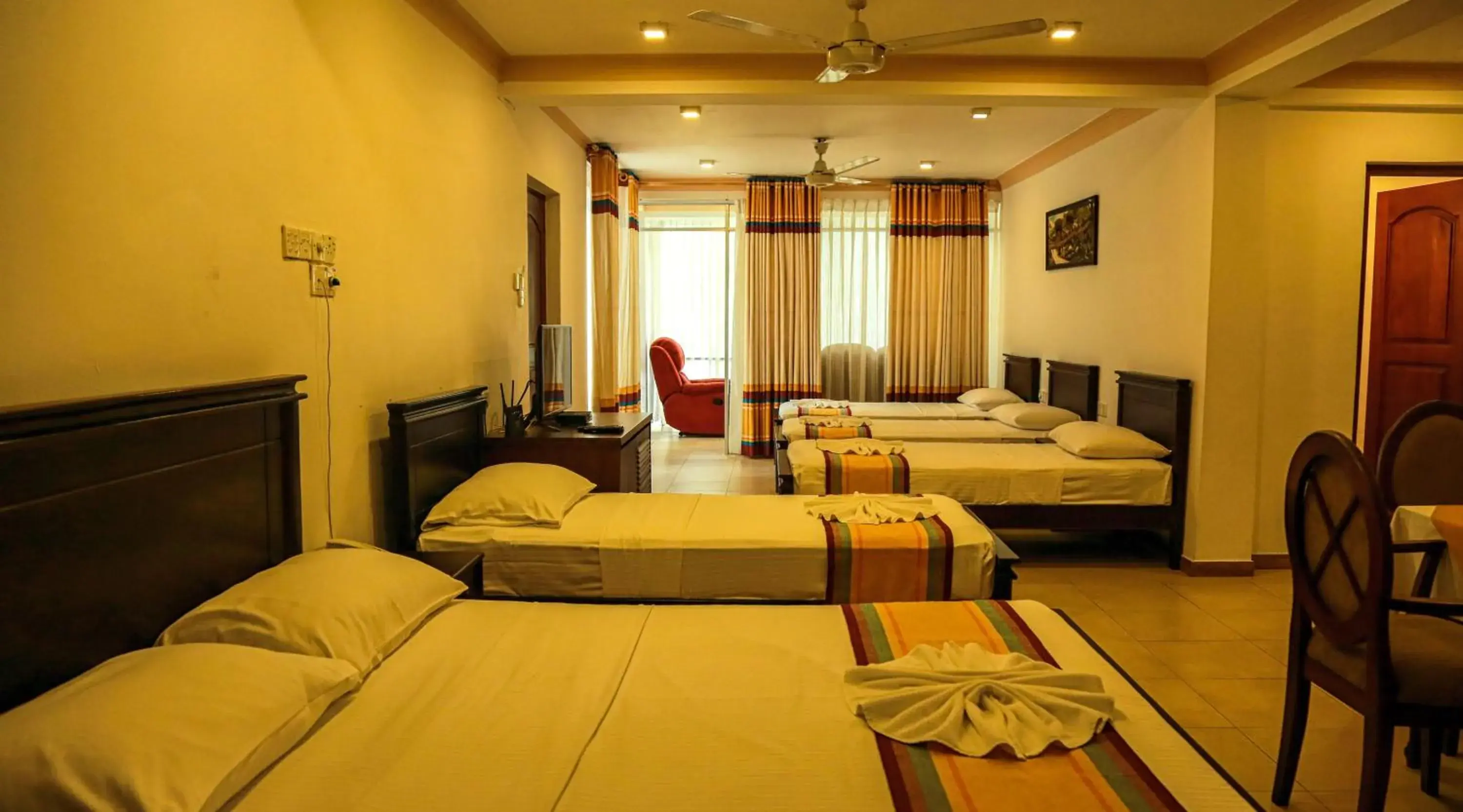 Bed in Oak Ray Serene Garden Hotel Bed in Oak Ray Serene Garden Hotel