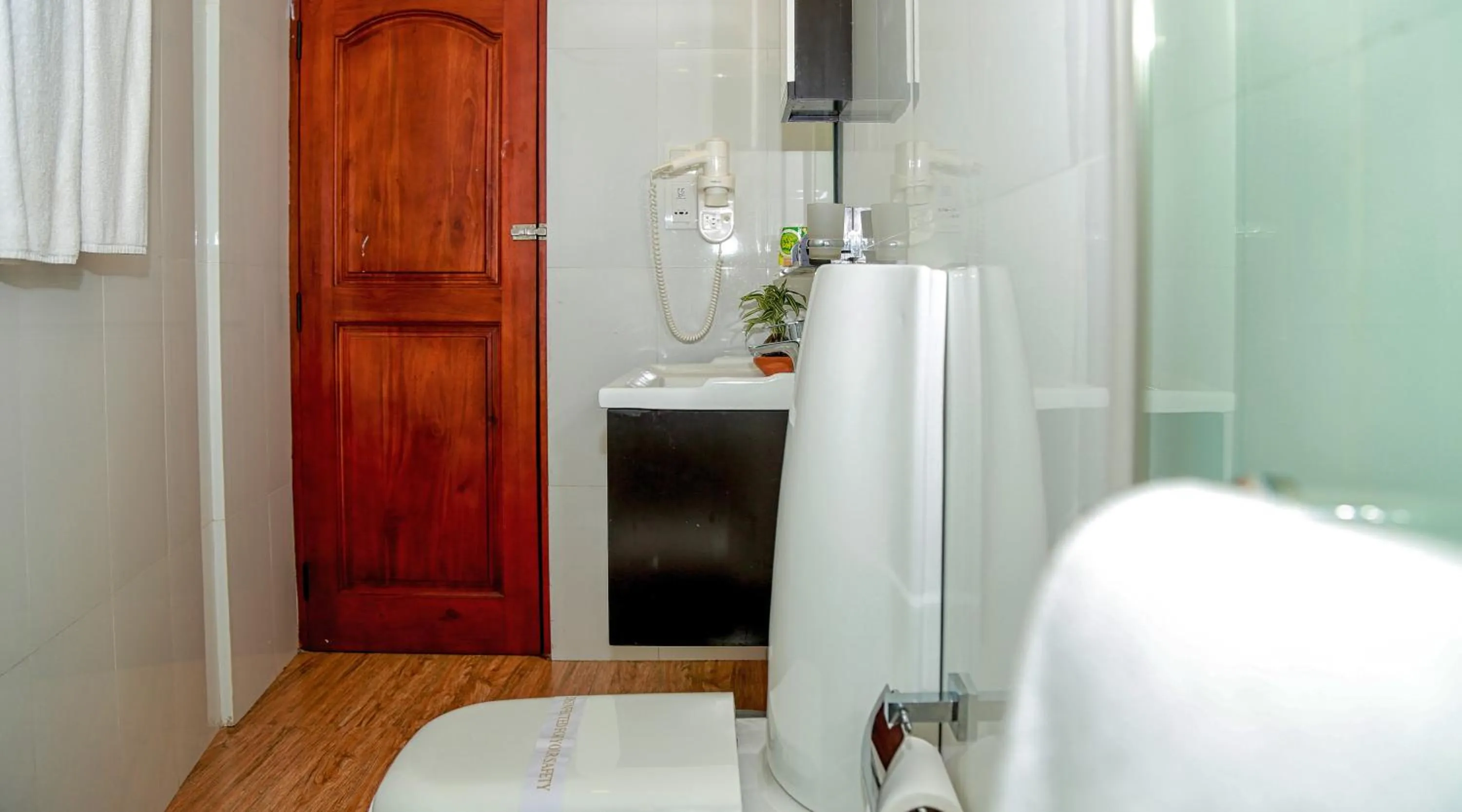 Bathroom in Oak Ray Serene Garden Hotel