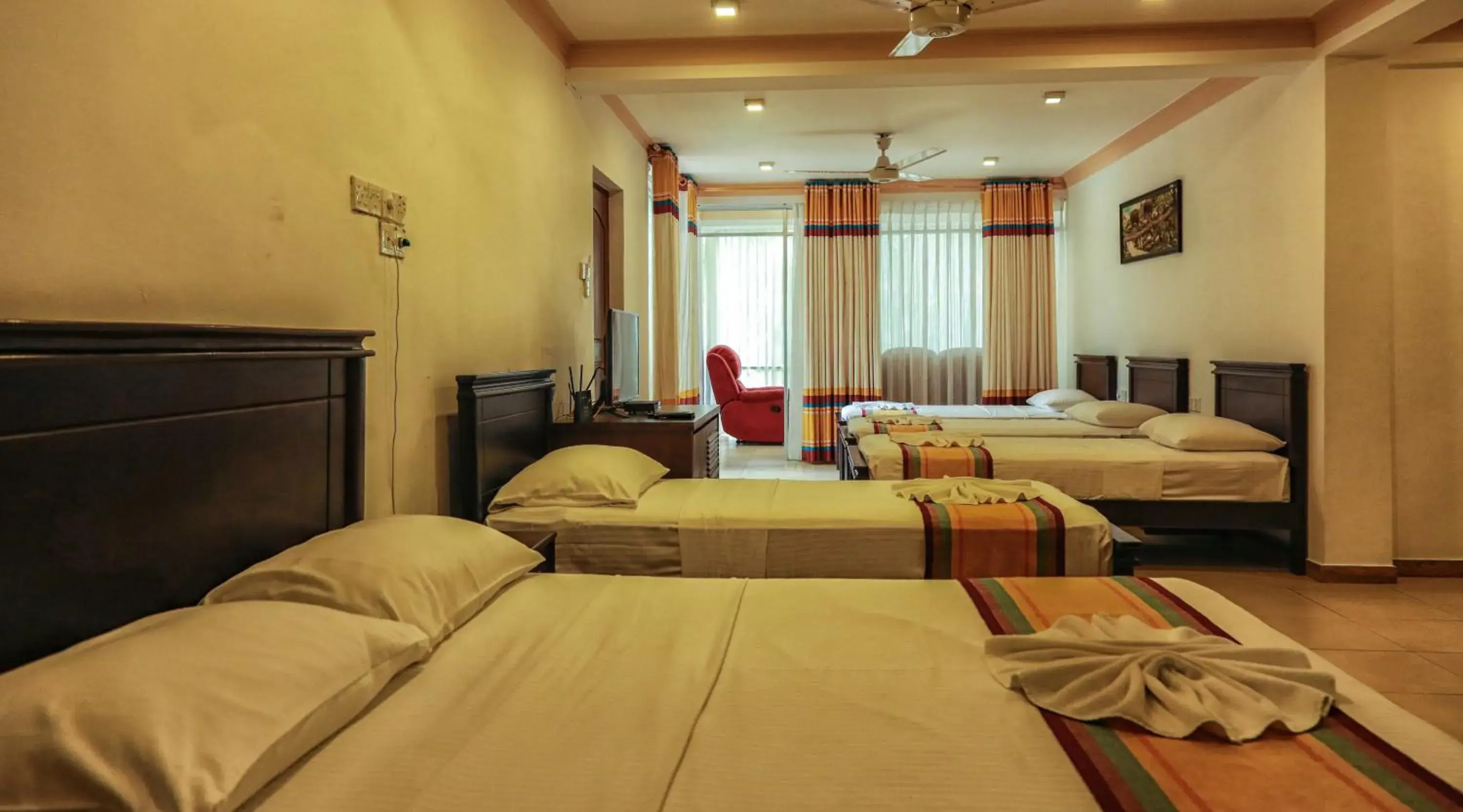 Bedroom, Bed in Oak Ray Serene Garden Hotel Bedroom, Bed in Oak Ray Serene Garden Hotel