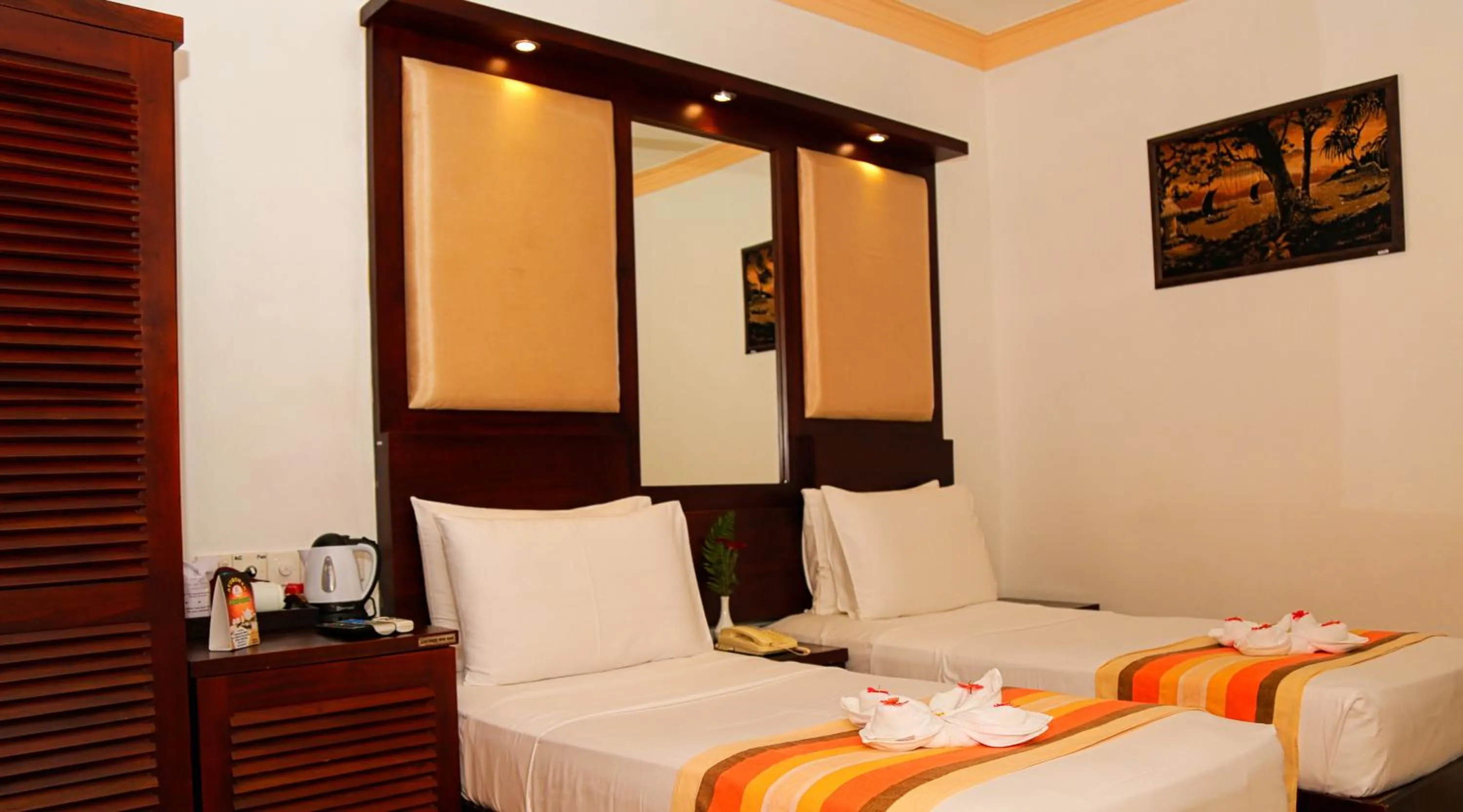 Photo of the whole room, Bed in Oak Ray Serene Garden Hotel