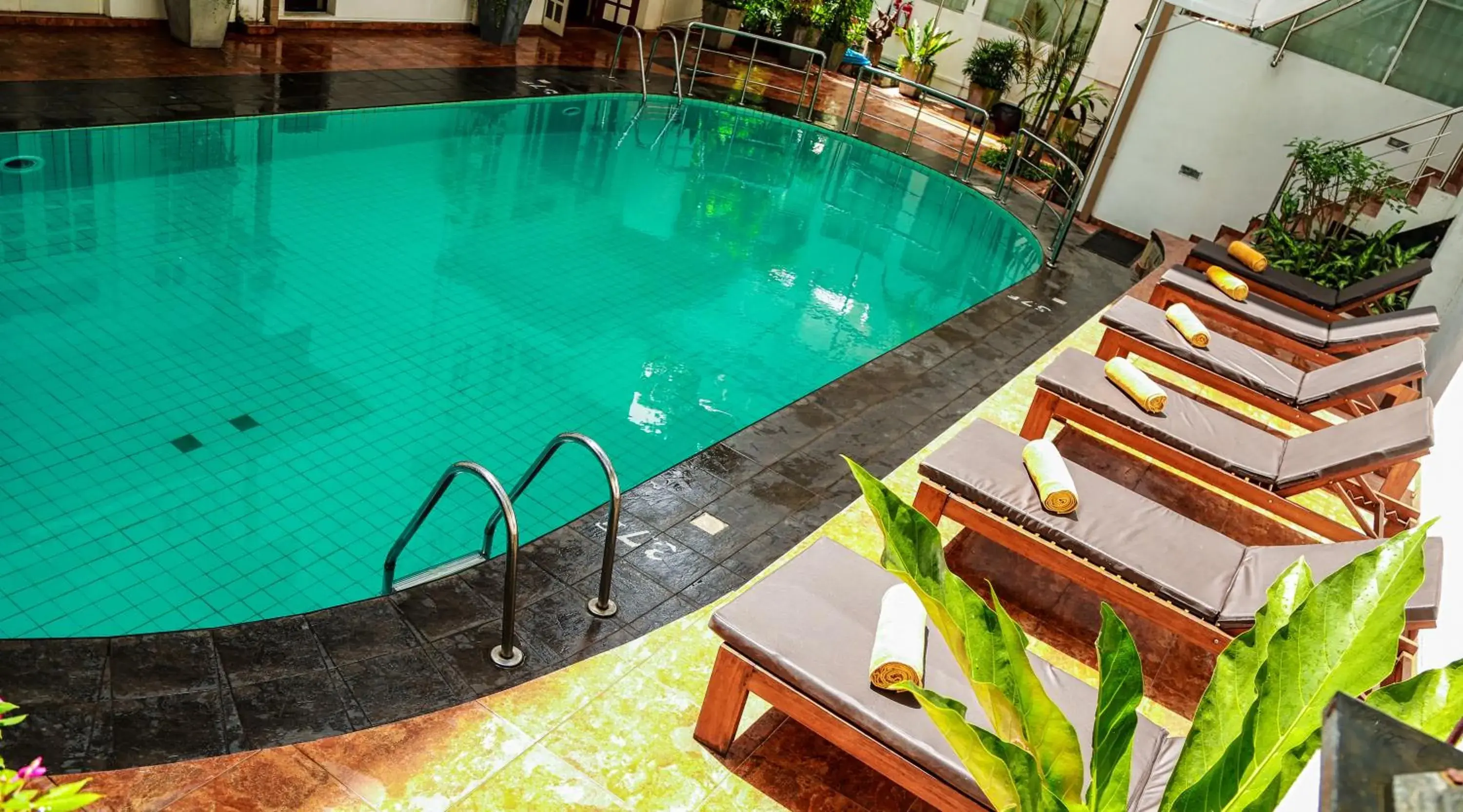 Swimming pool in Oak Ray Serene Garden Hotel Swimming pool in Oak Ray Serene Garden Hotel