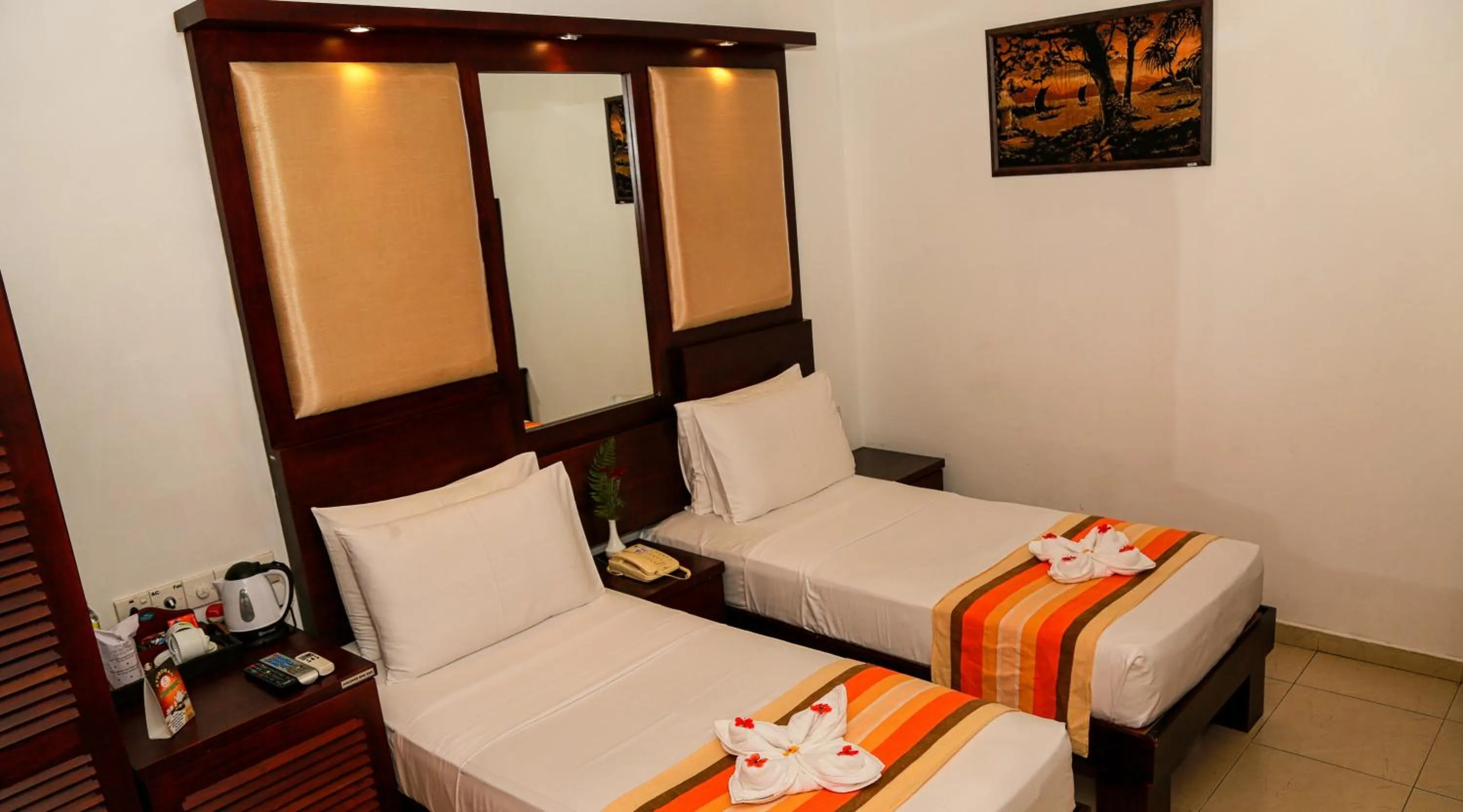 Photo of the whole room, Bed in Oak Ray Serene Garden Hotel