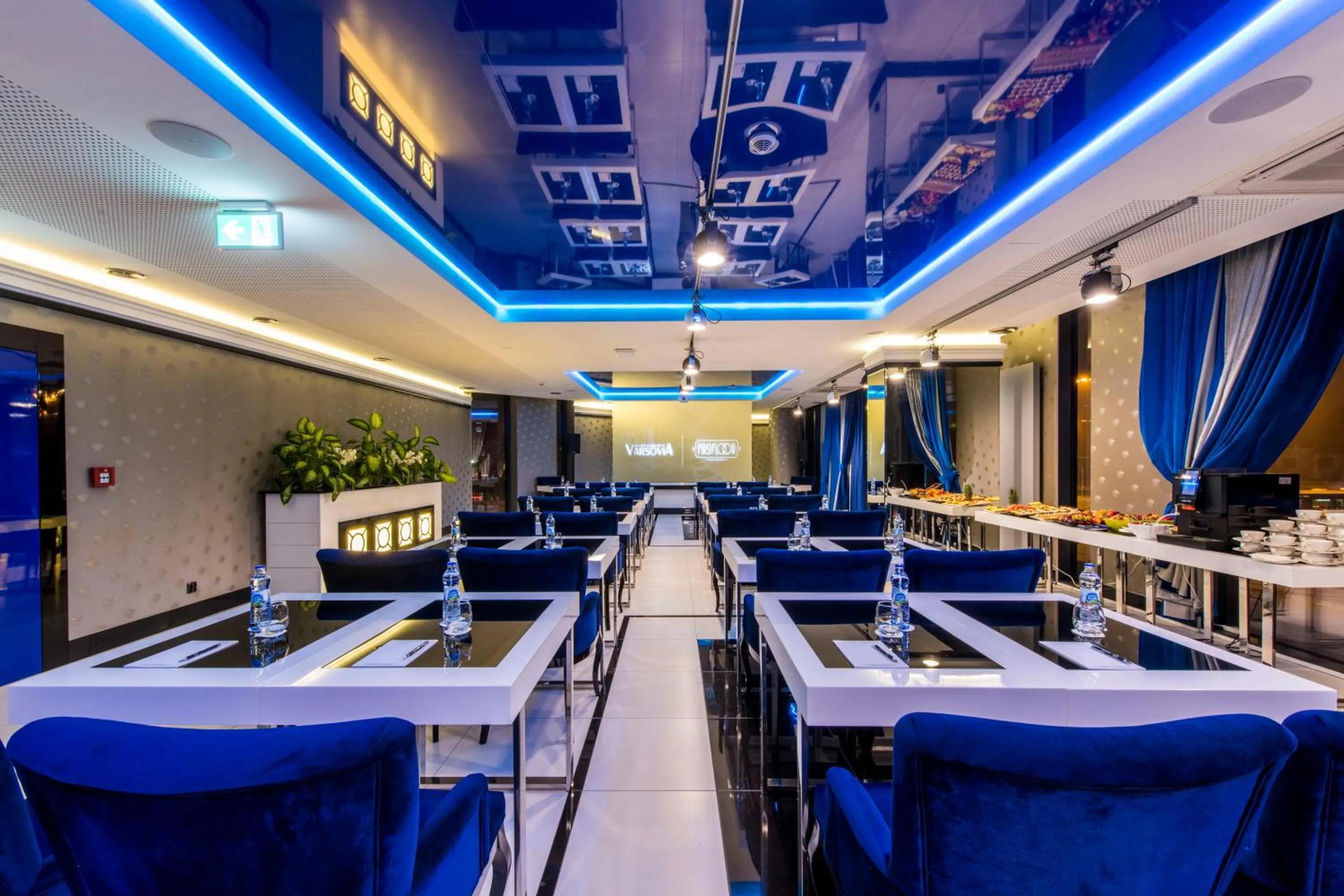 Meeting/conference room in Varsovia Apartamenty Kasprzaka