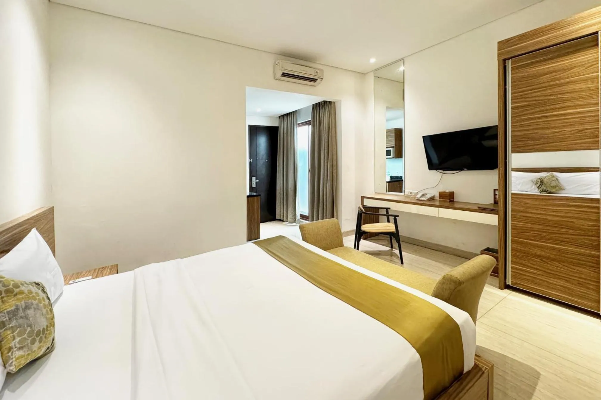 TV and multimedia, Bed in Rasuna Icon Hotel