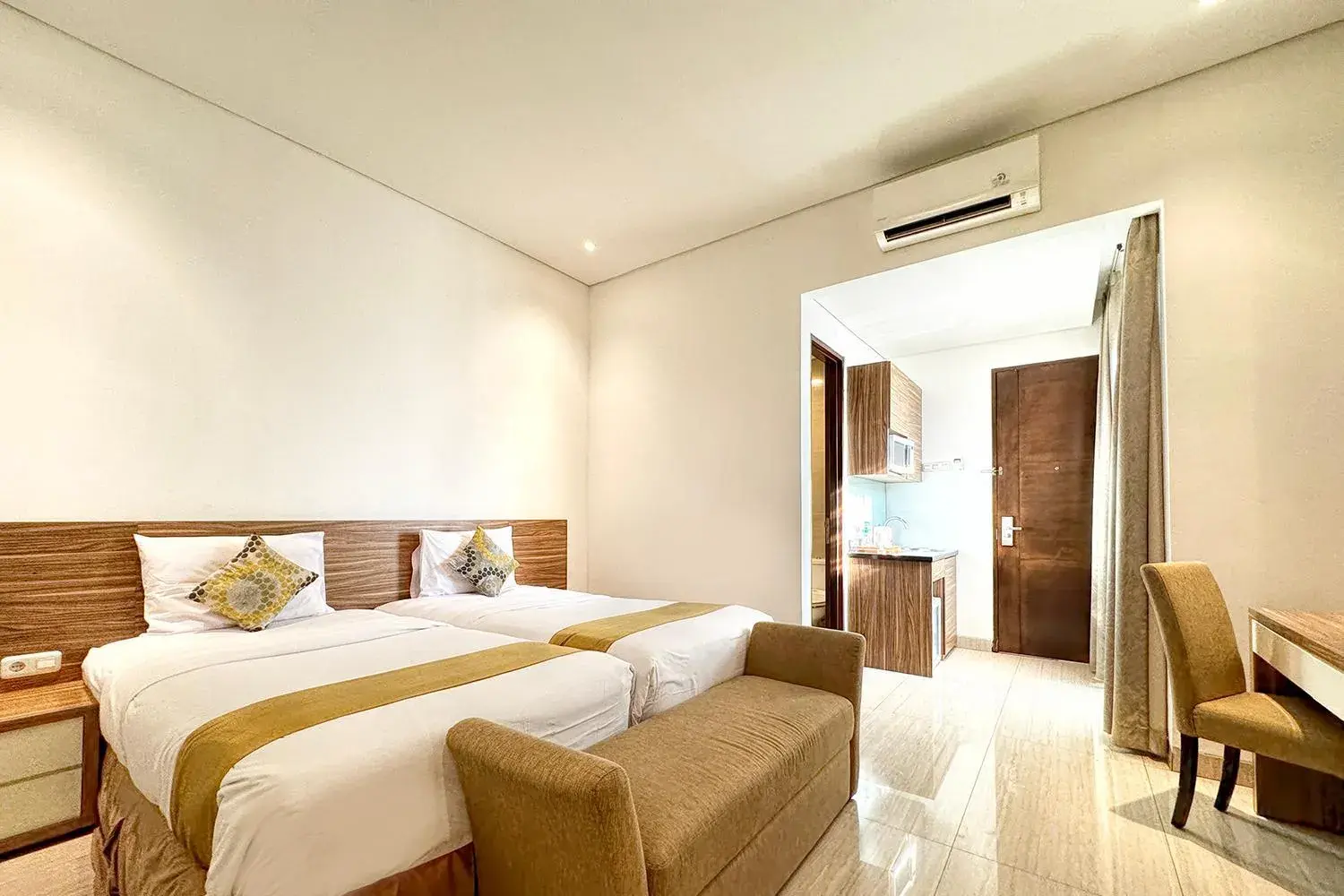 Business Double or Twin Suite in Rasuna Icon Hotel Business Double or Twin Suite in Rasuna Icon Hotel