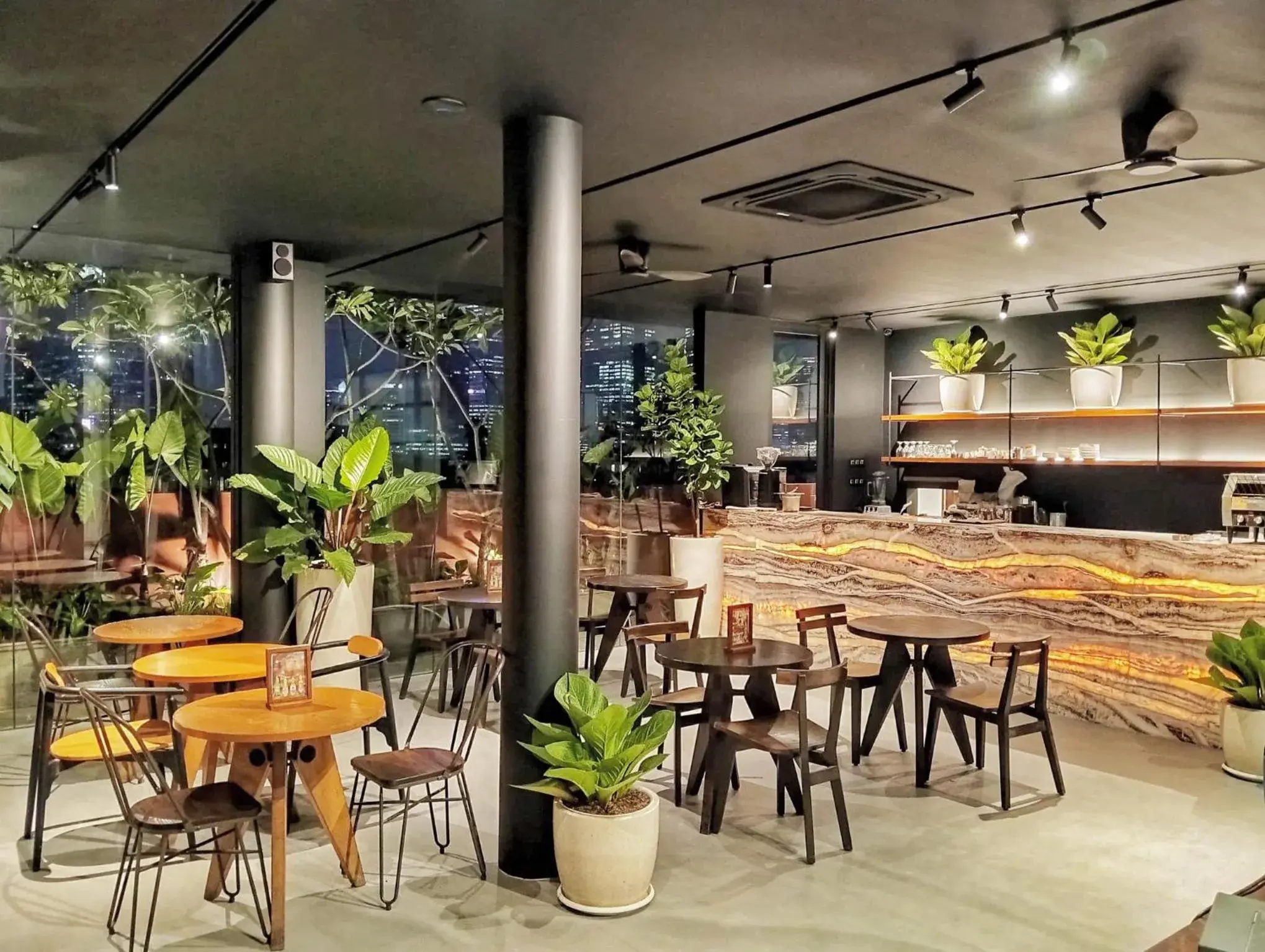 Restaurant/places to eat in Rasuna Icon Hotel Restaurant/places to eat in Rasuna Icon Hotel