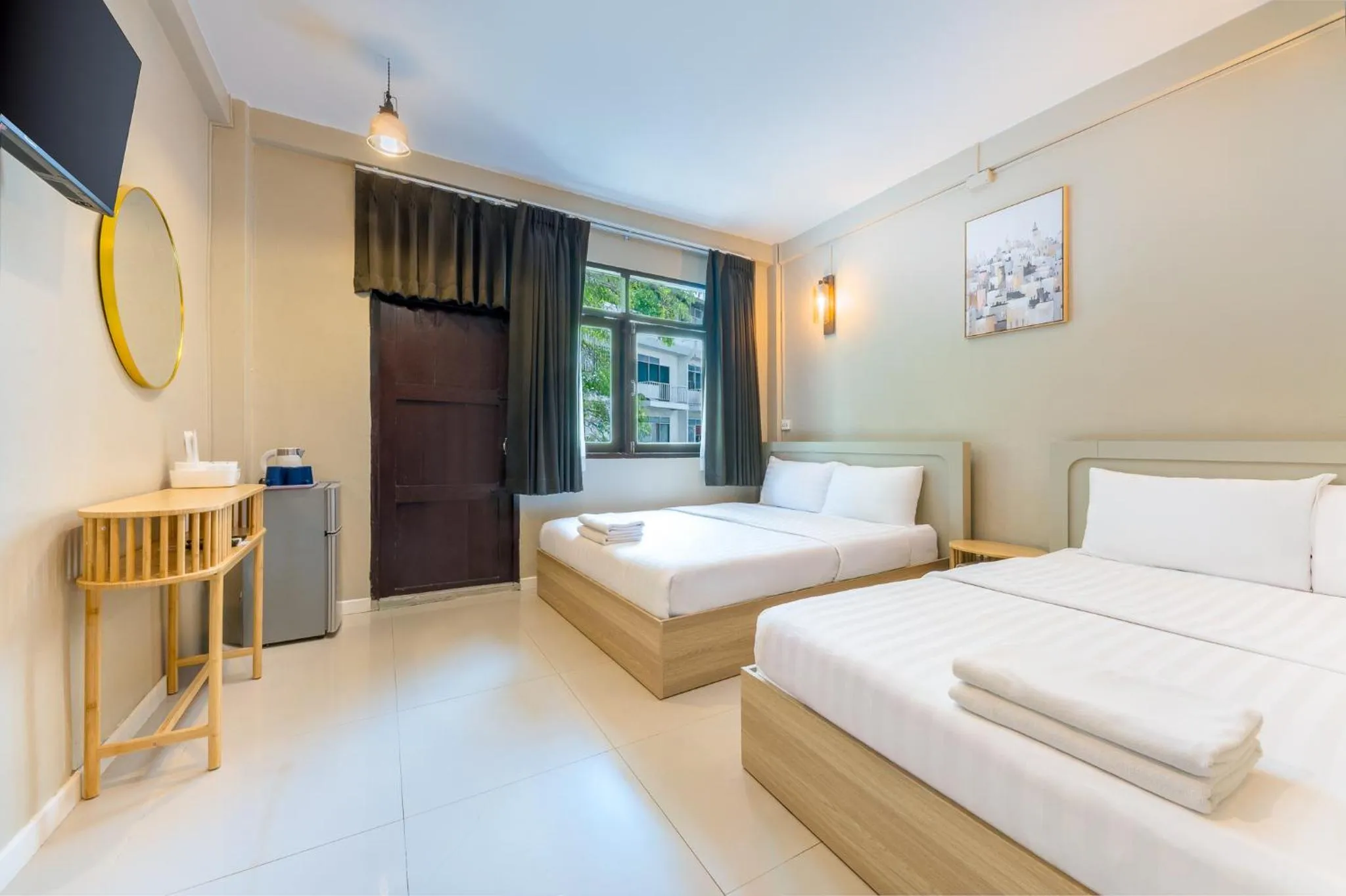 Bedroom, Bed in At Hua Lamphong Hotel