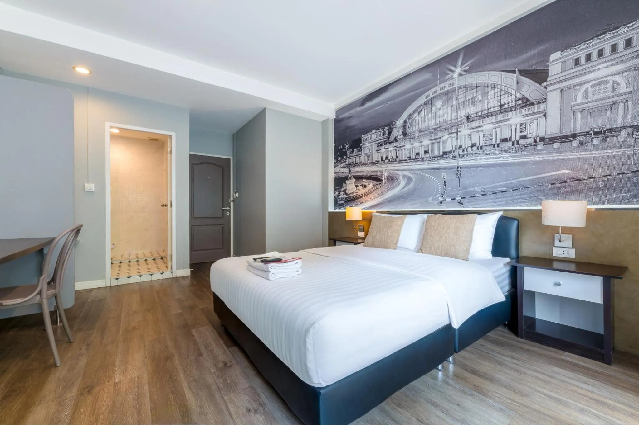 Bedroom, Bed in At Hua Lamphong Hotel