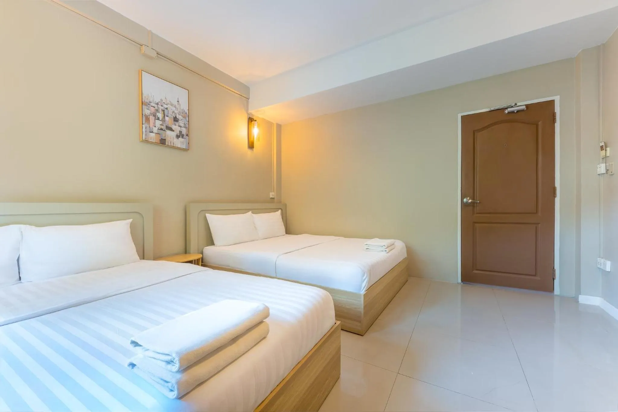 Bedroom, Bed in At Hua Lamphong Hotel