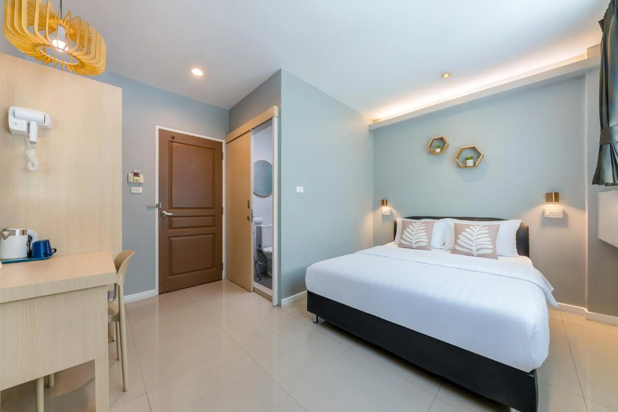 Bedroom, Bed in At Hua Lamphong Hotel