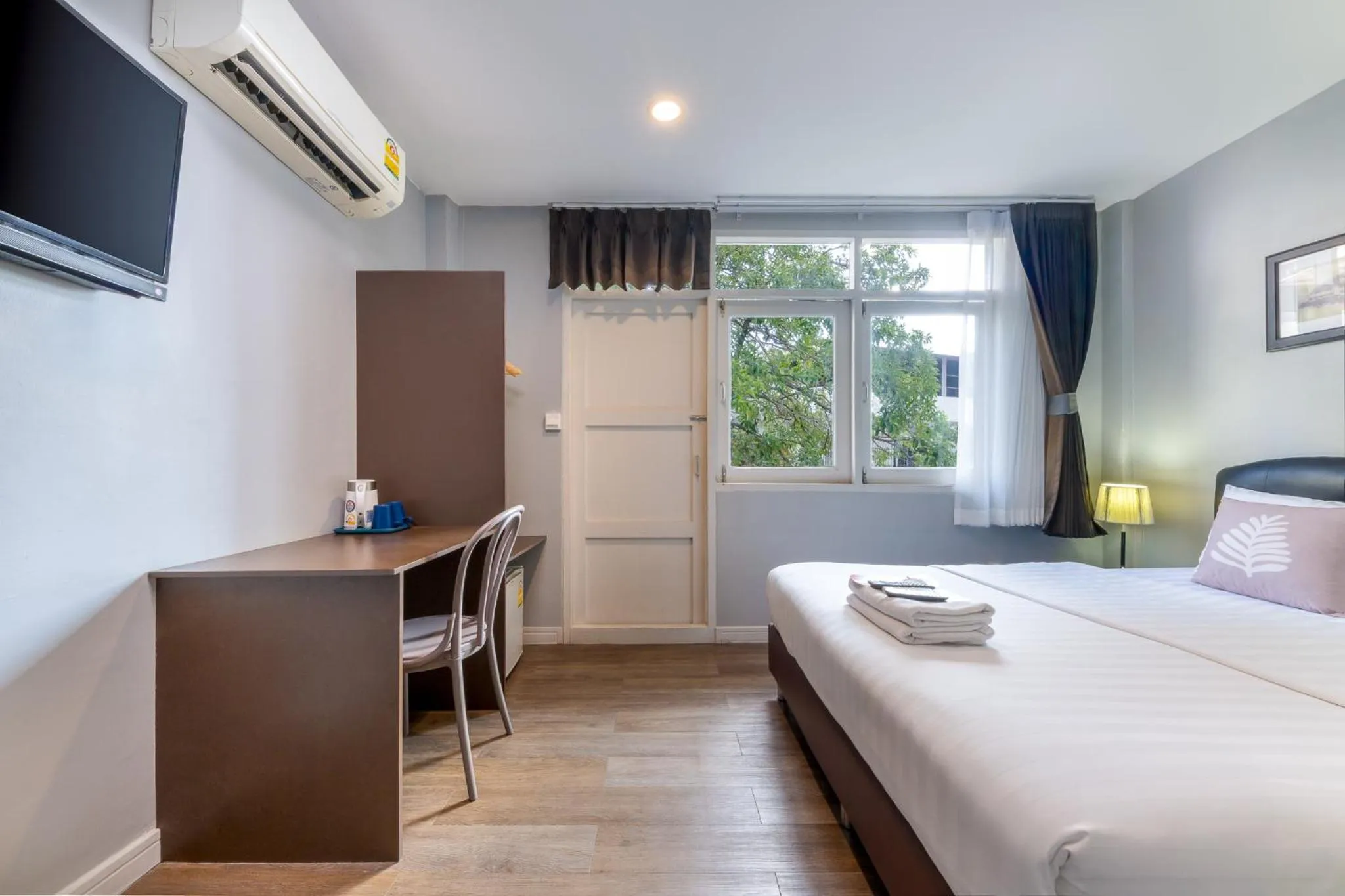 Bedroom, Bed in At Hua Lamphong Hotel