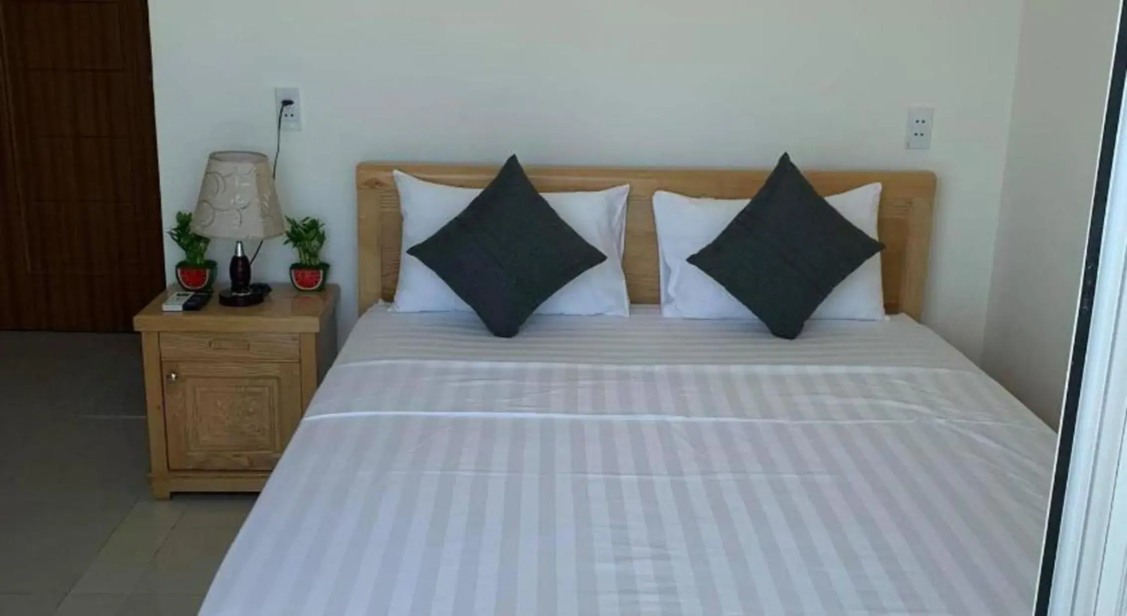 Bed in Tuấn Anh 2 Hotel Bed in Tuấn Anh 2 Hotel
