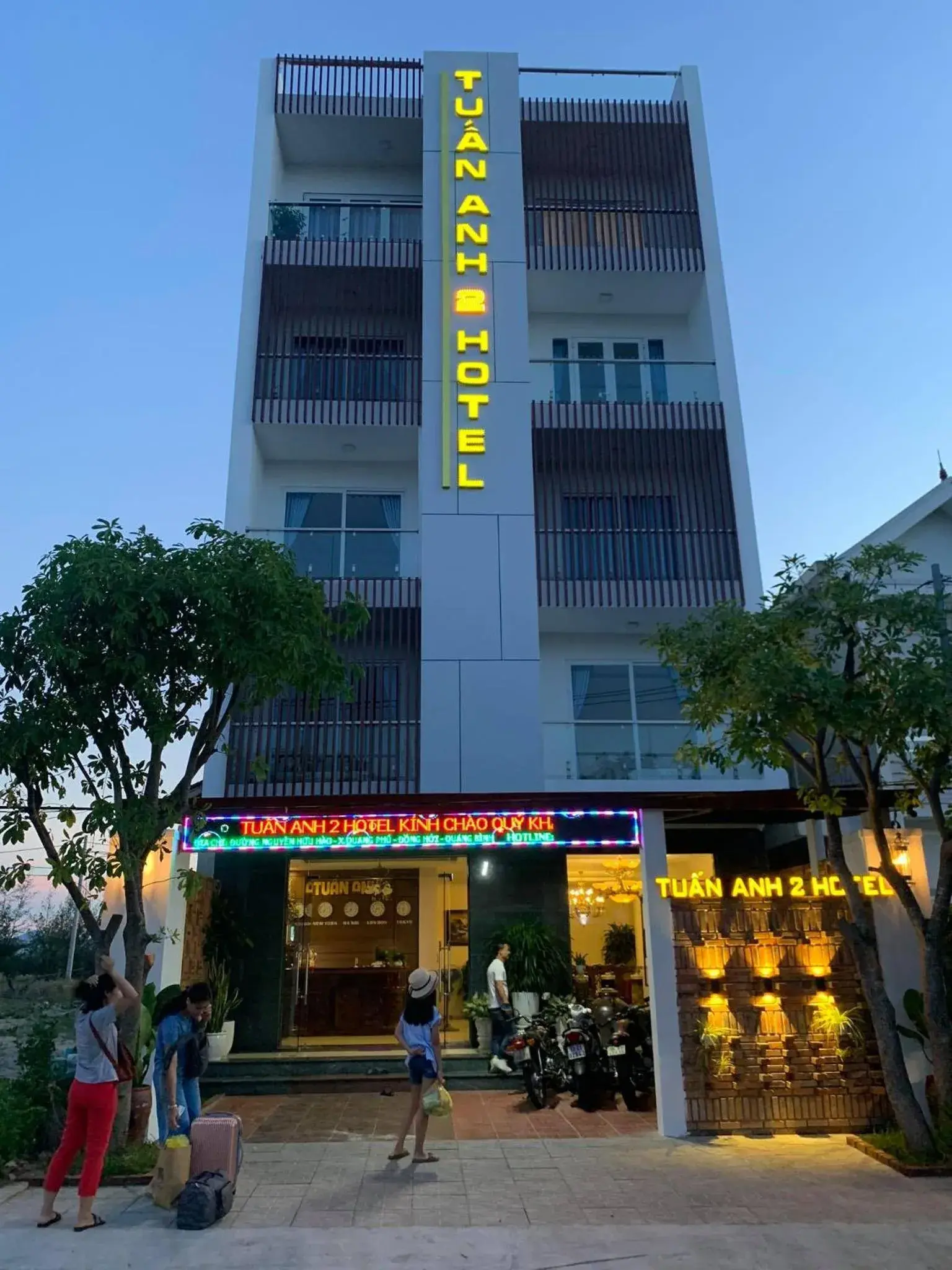 Facade/entrance in Tuấn Anh 2 Hotel Facade/entrance in Tuấn Anh 2 Hotel