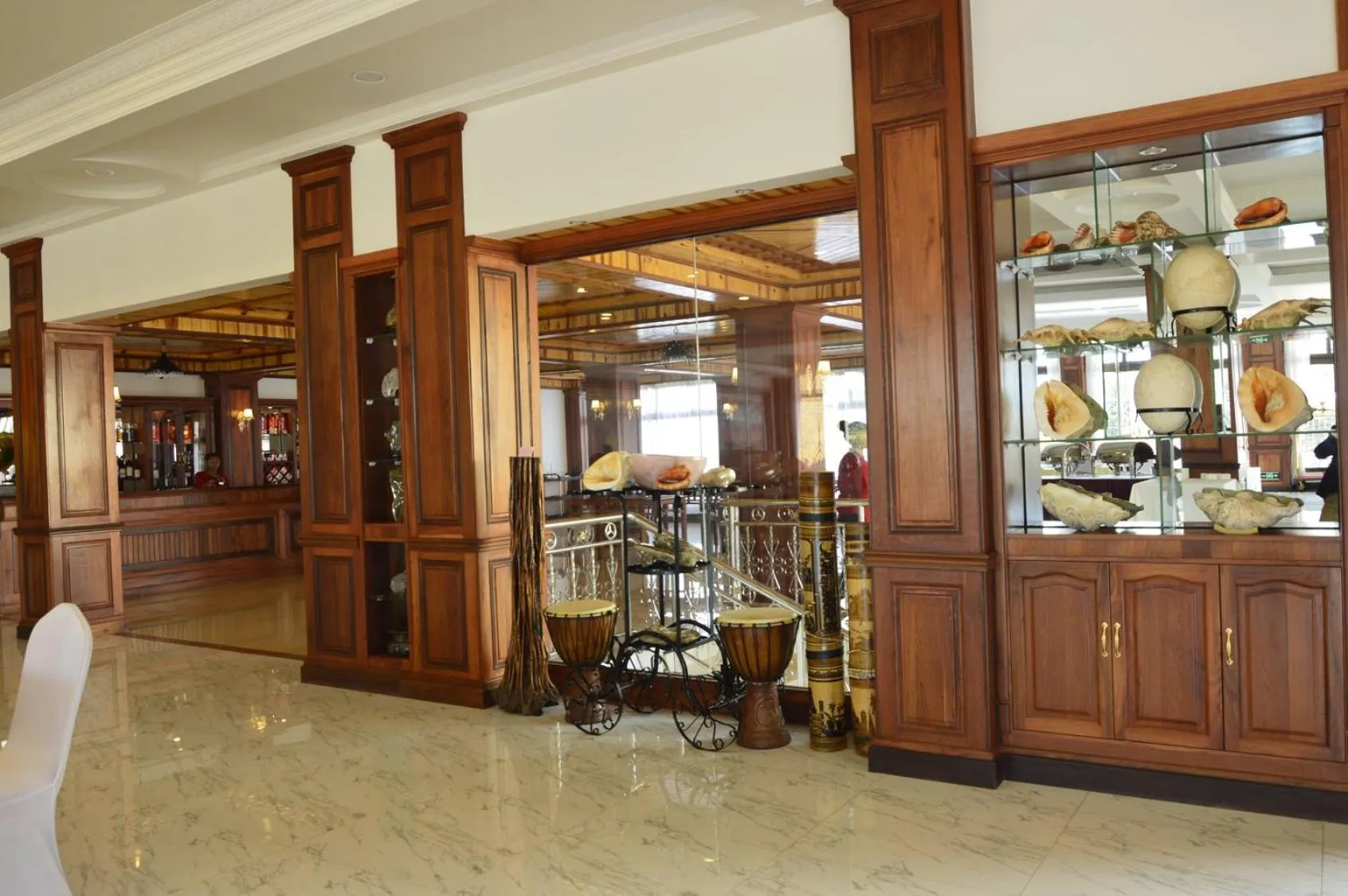 Restaurant/places to eat in Asia & Africa Hôtel