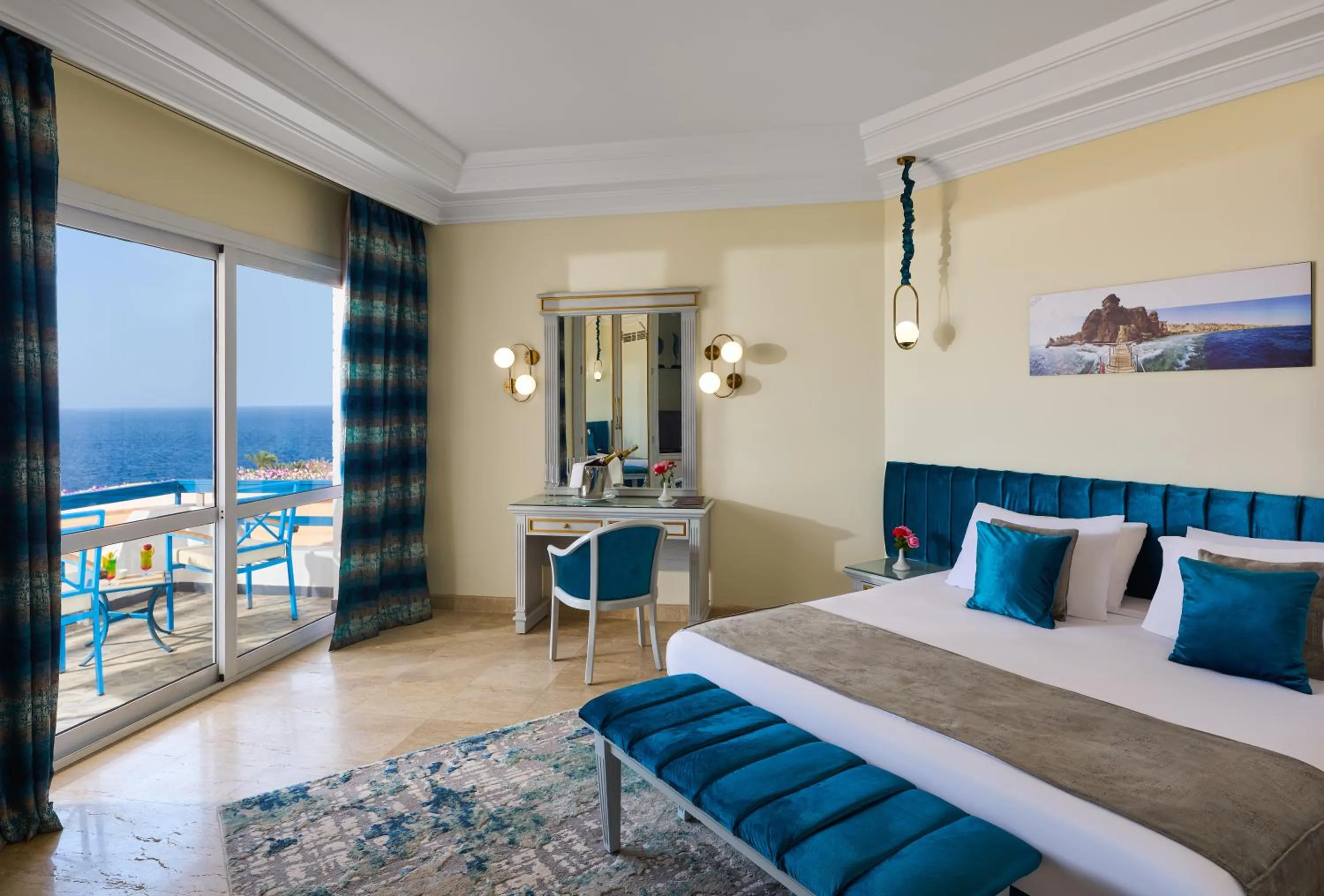 Bedroom, Bed in Dreams Beach Resort - Sharm El Sheikh