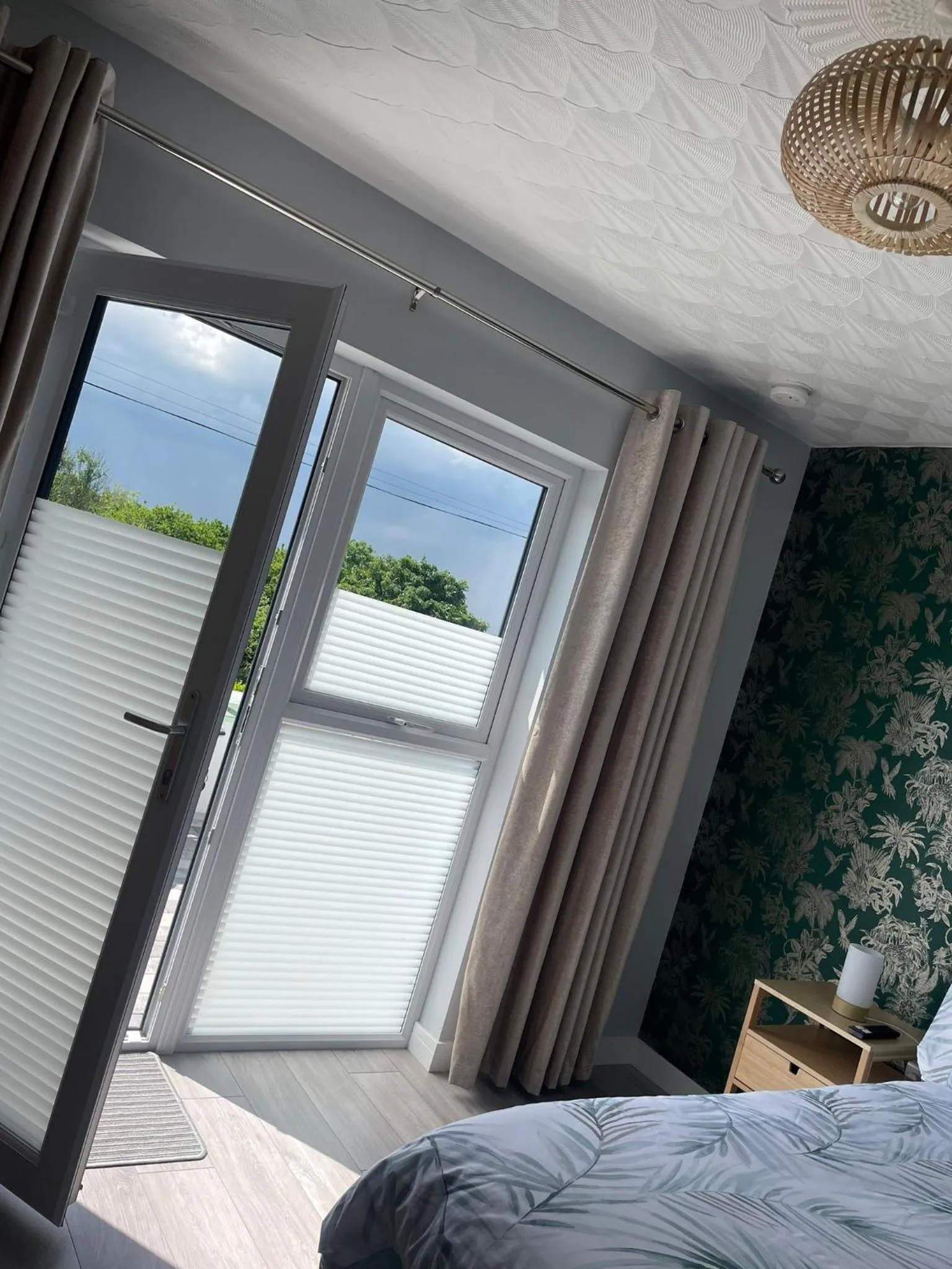 Bedroom, Bed in Rest a While