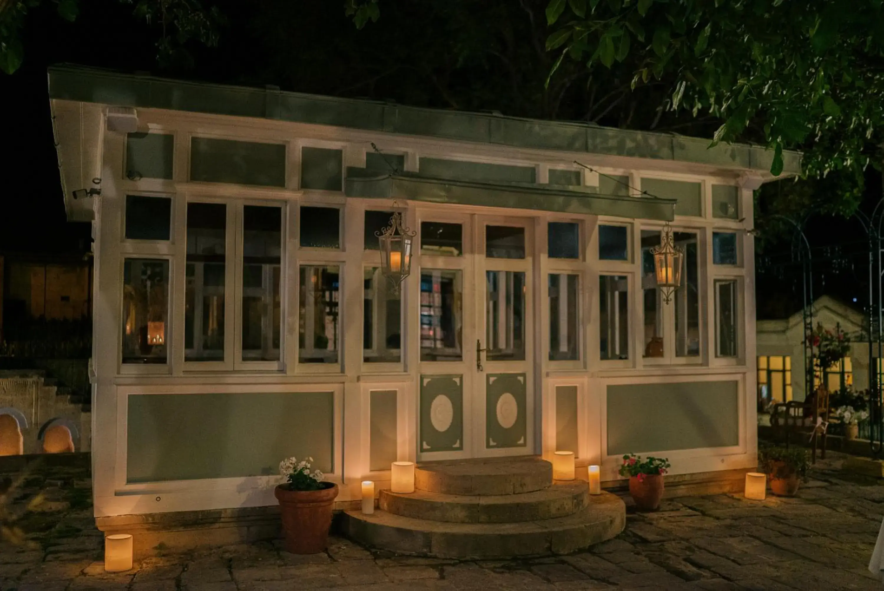 Property building in Gul Konakları - Sinasos - Special Category Property building in Gul Konakları - Sinasos - Special Category