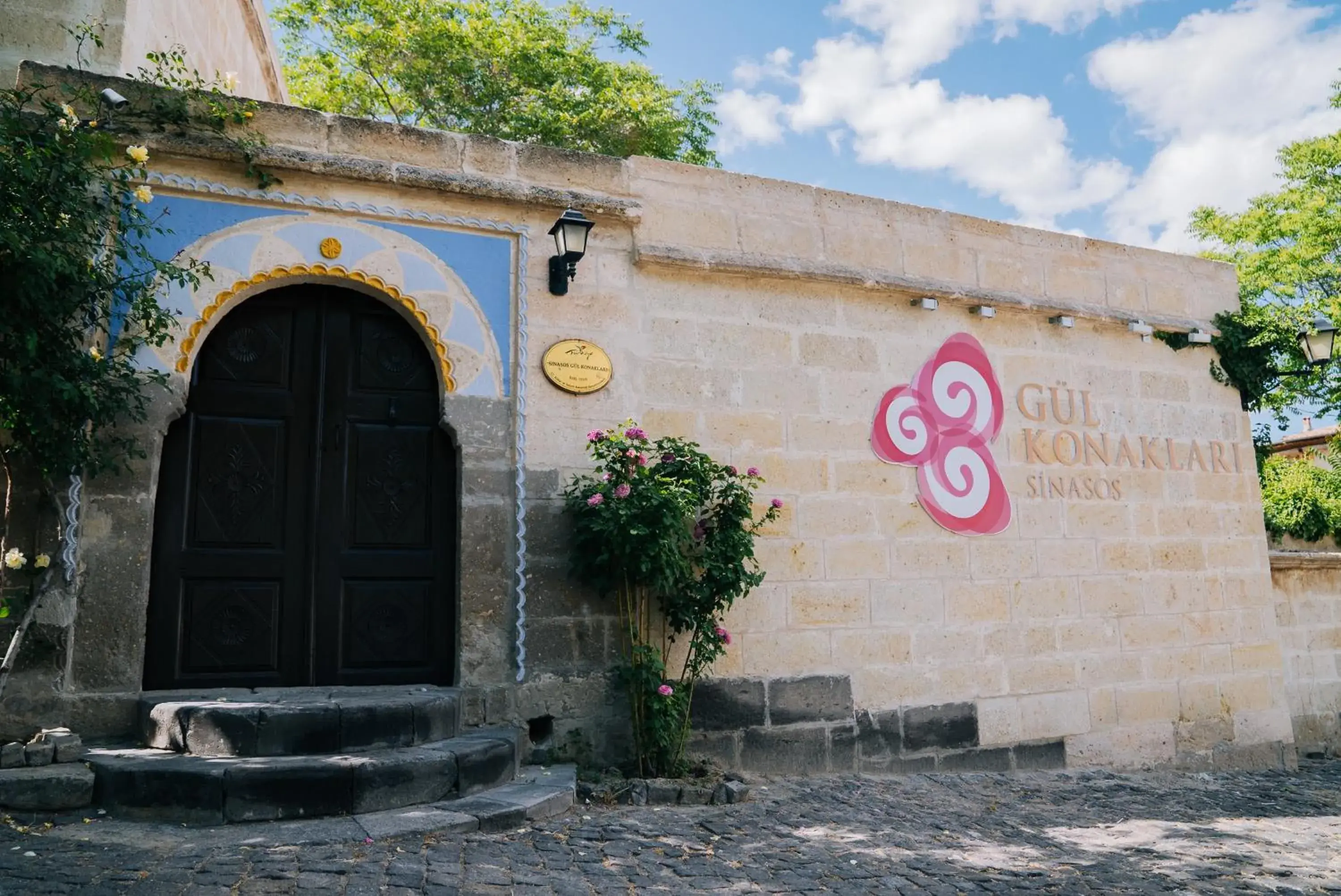 Property building in Gul Konakları - Sinasos - Special Category Property building in Gul Konakları - Sinasos - Special Category