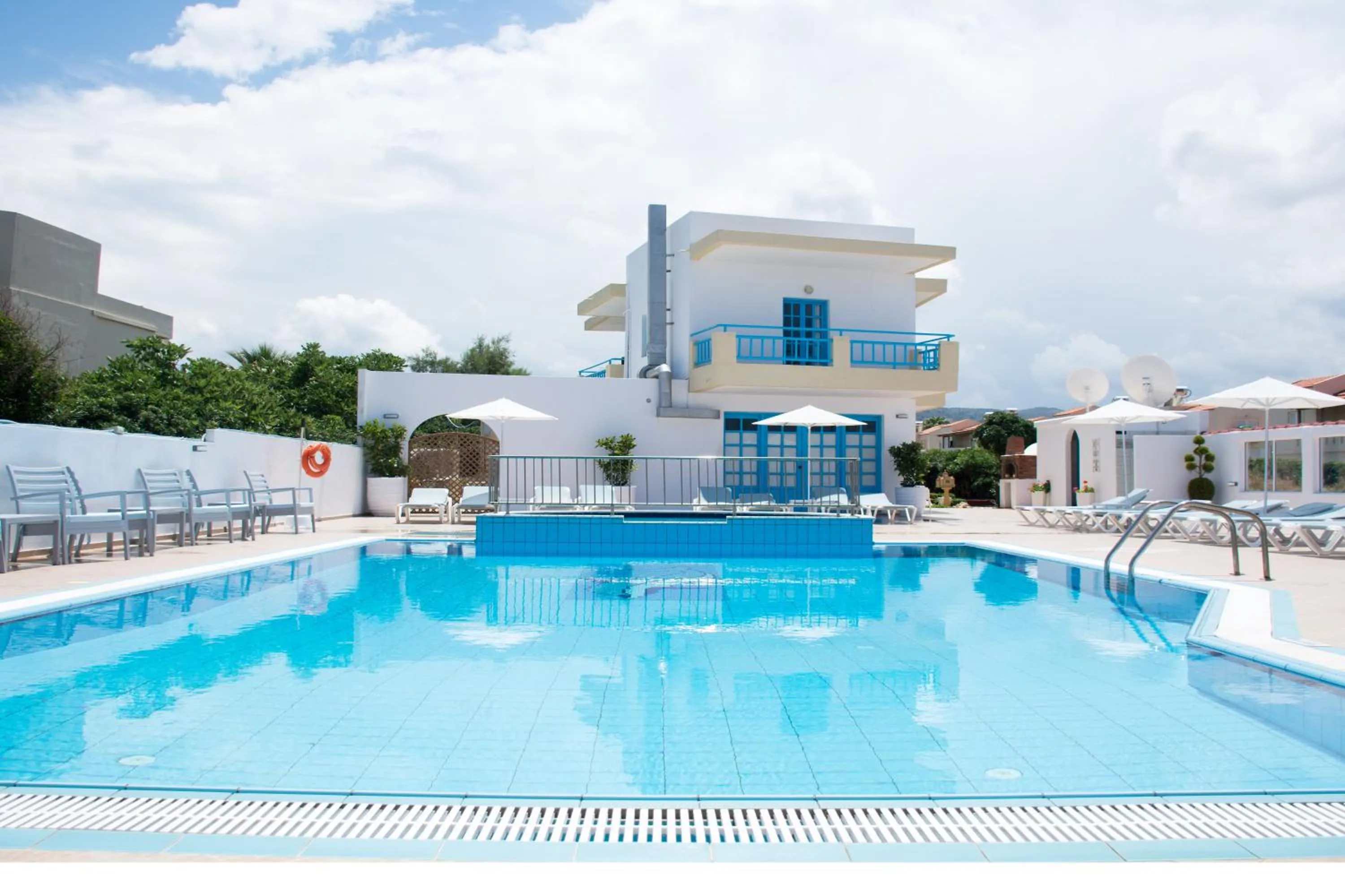 Swimming pool in Kasapakis Hotel & Apartments