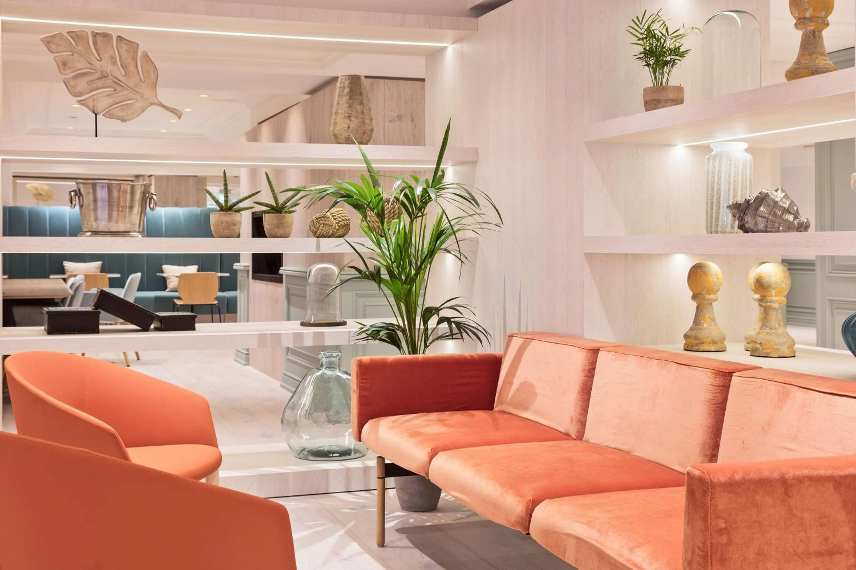 Lounge or bar in Meliá White House Hotel Apartments