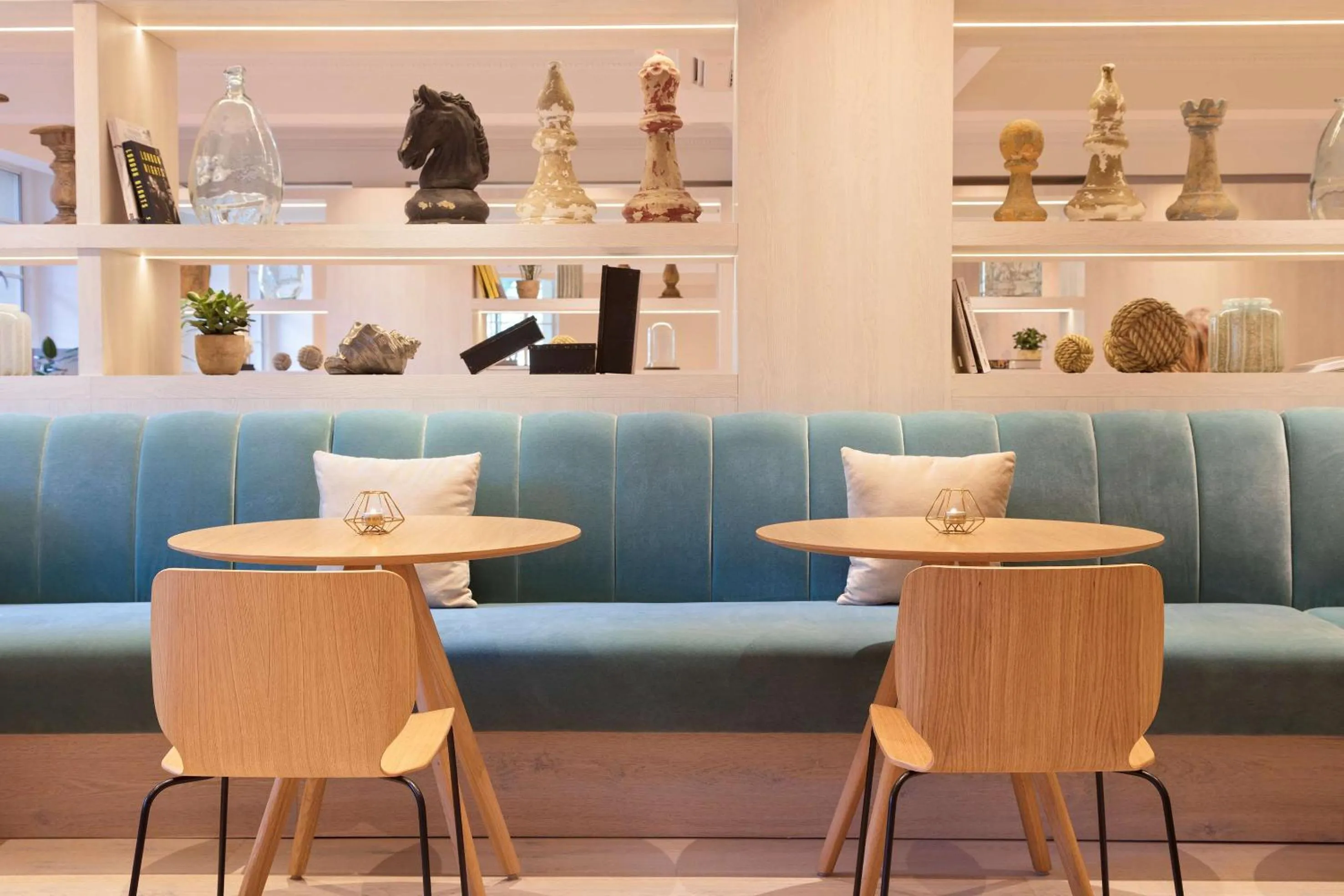 Lounge or bar in Meliá White House Hotel Apartments