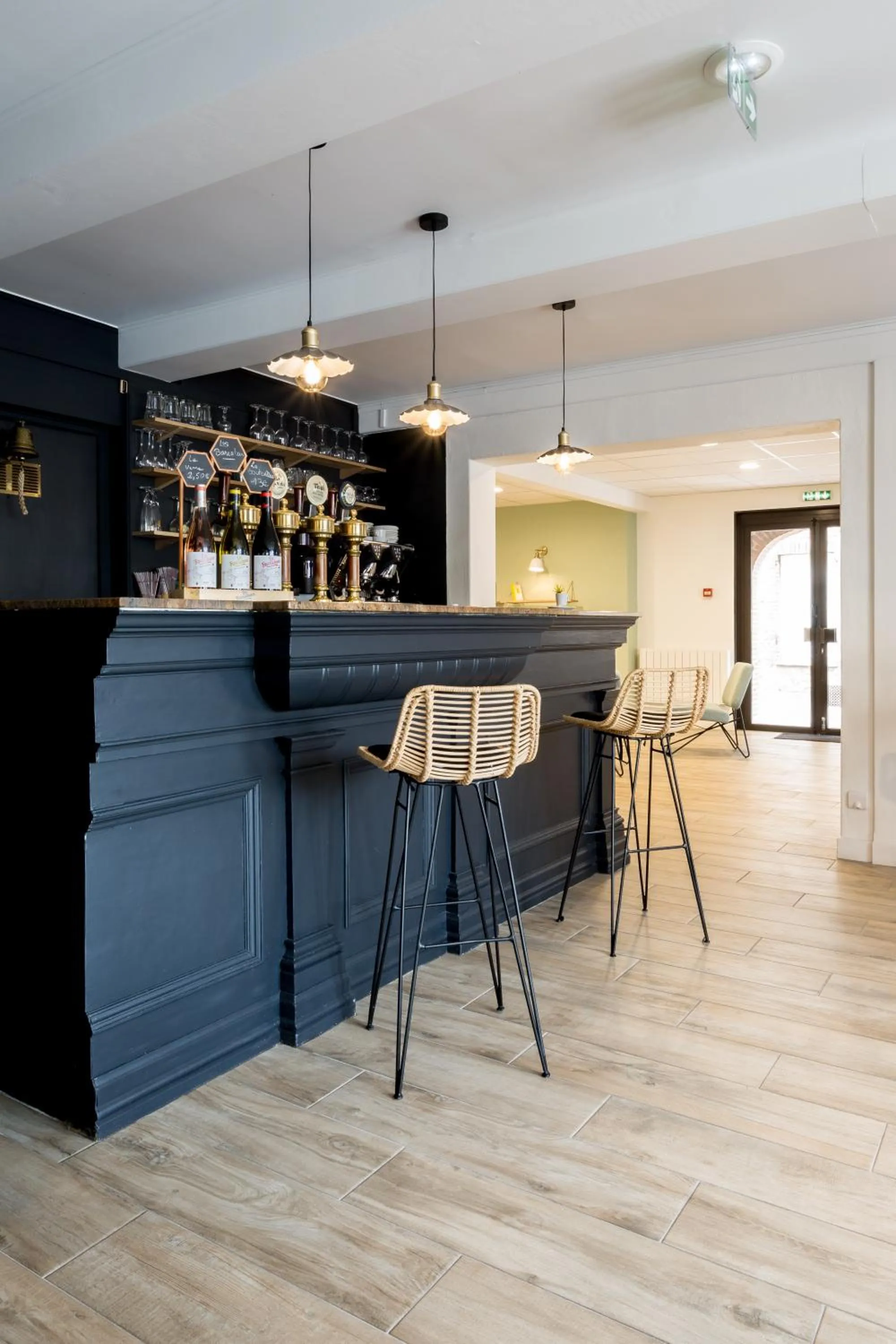 Lounge or bar in Hôtel du Beffroi Gravelines Dunkerque