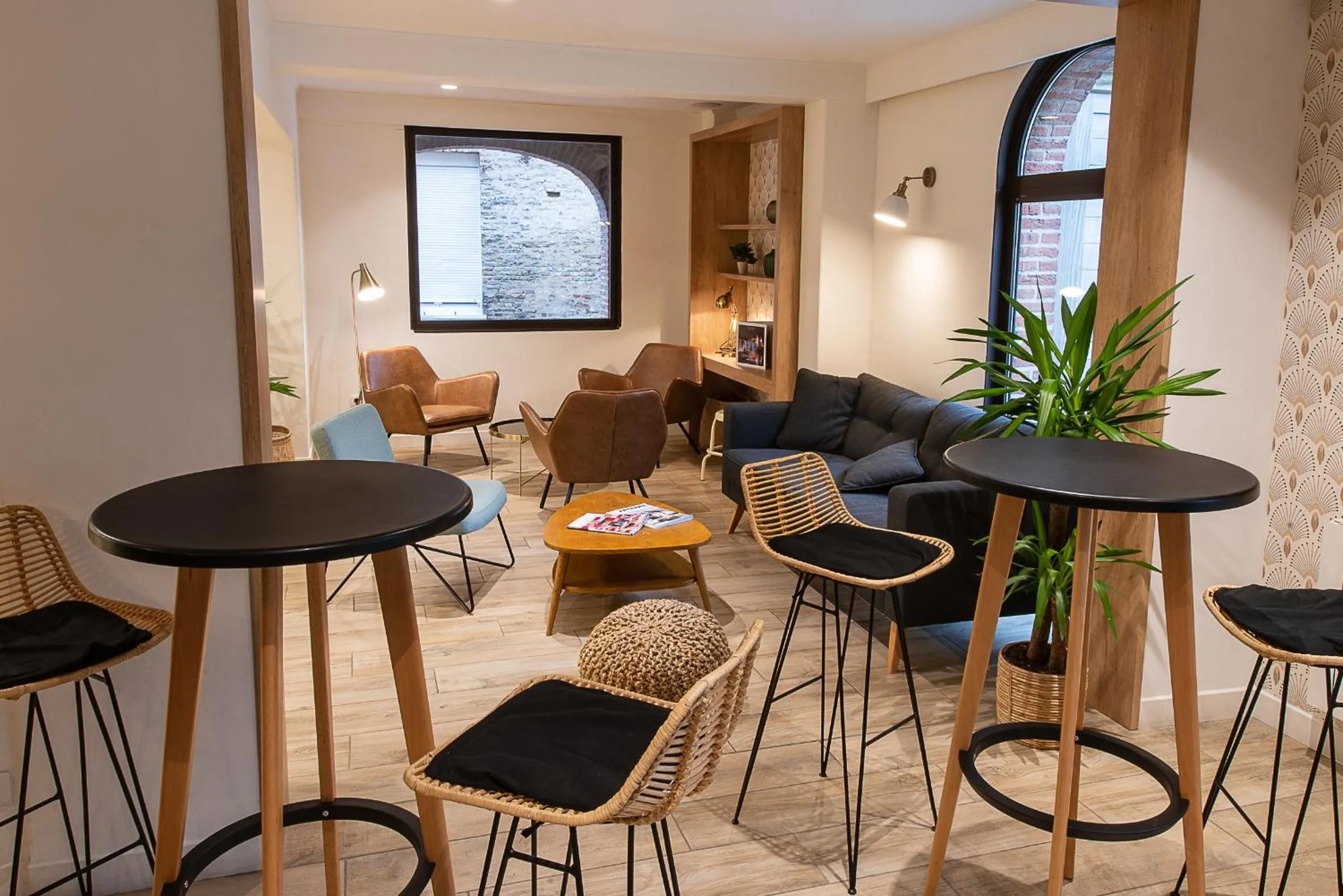 Communal lounge/ TV room in Hôtel du Beffroi Gravelines Dunkerque