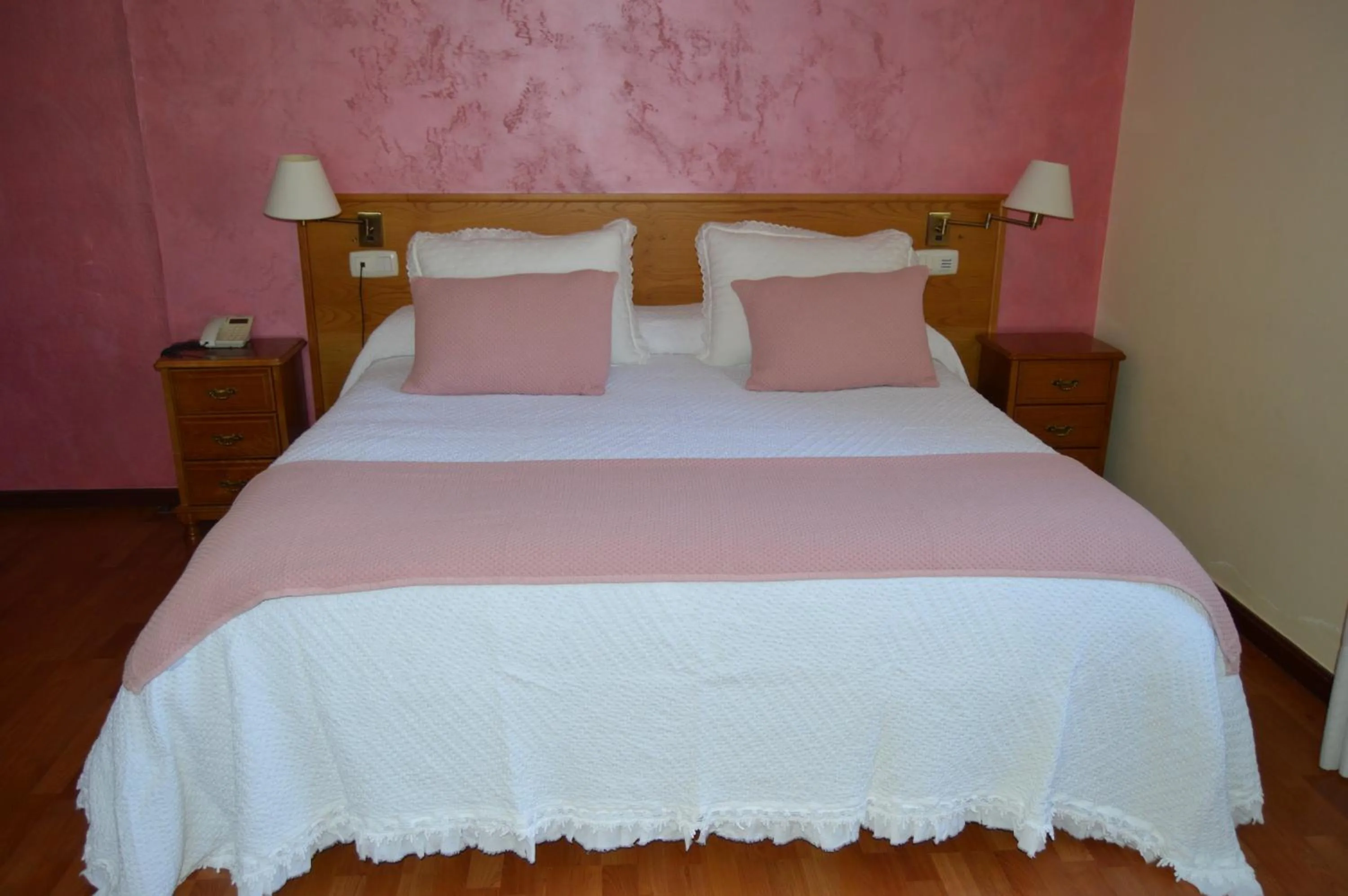Bedroom, Bed in Hotel Restaurante Val