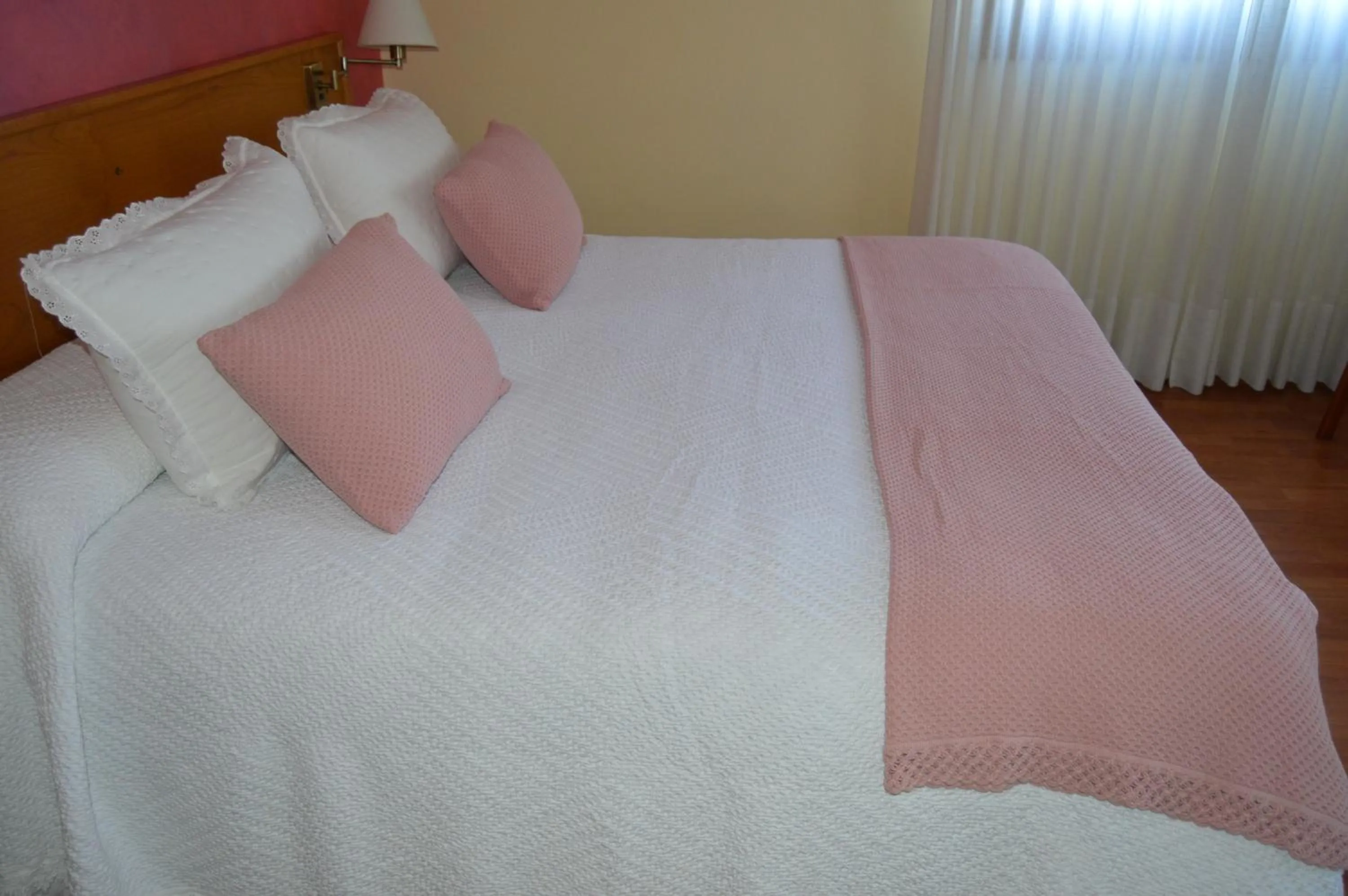 Bedroom, Bed in Hotel Restaurante Val