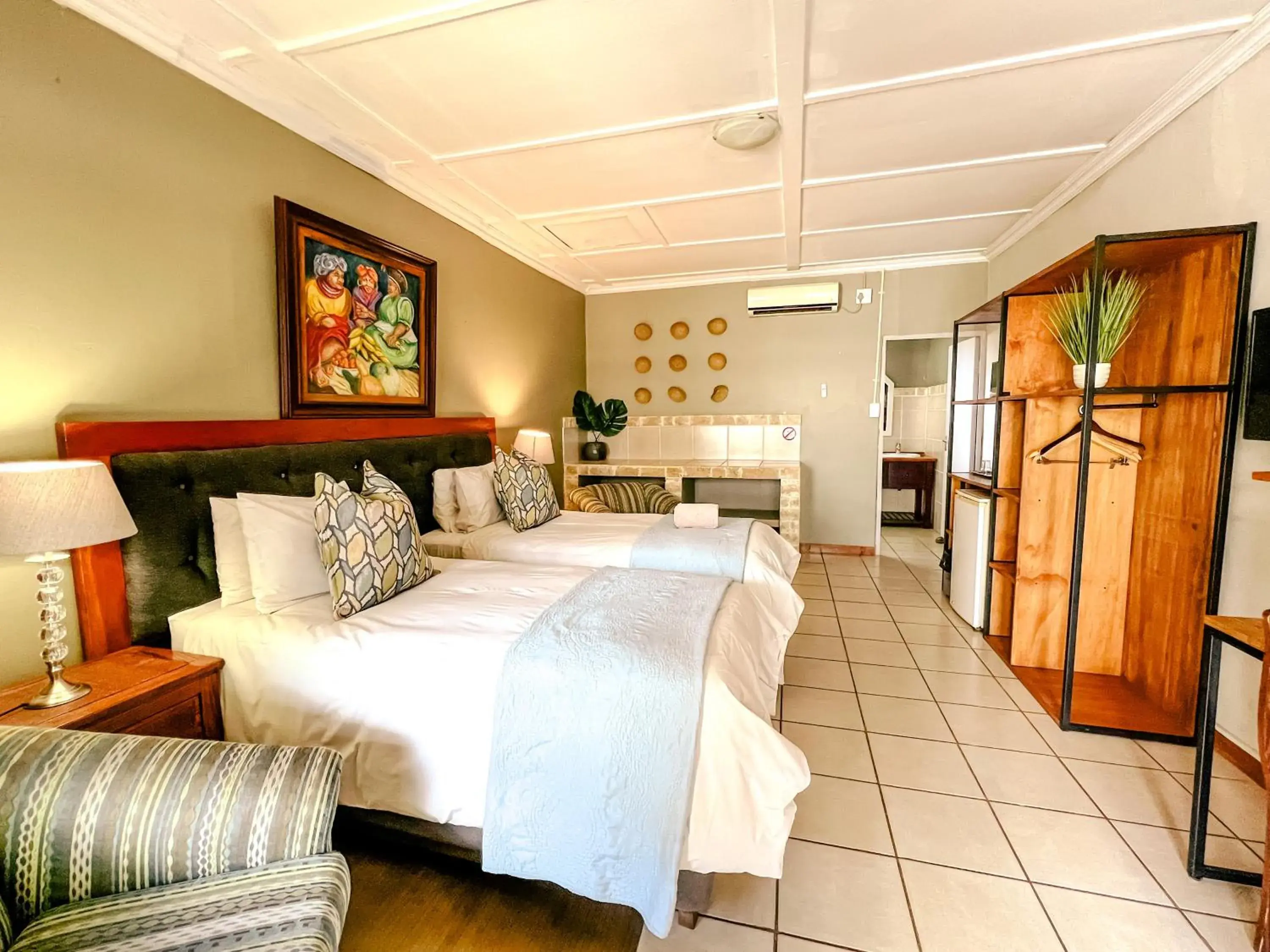 Budget Twin Room - single occupancy in Biweda Nguni Lodge Budget Twin Room - single occupancy in Biweda Nguni Lodge